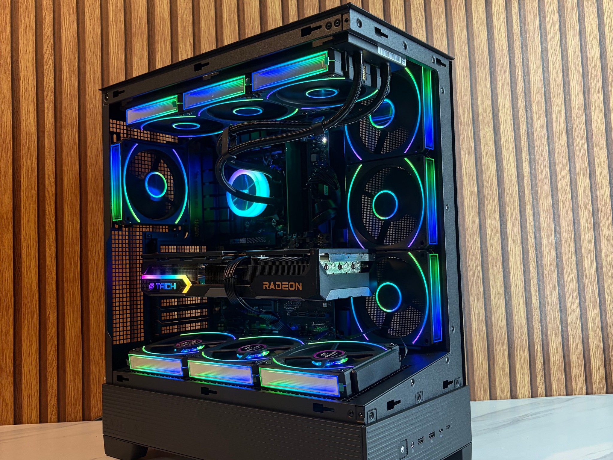 RX 9070 XT 16GB | RYZEN 7 7800X3D | 16GB DDR5 | 1TB SSD | 360MM AIO |  750W