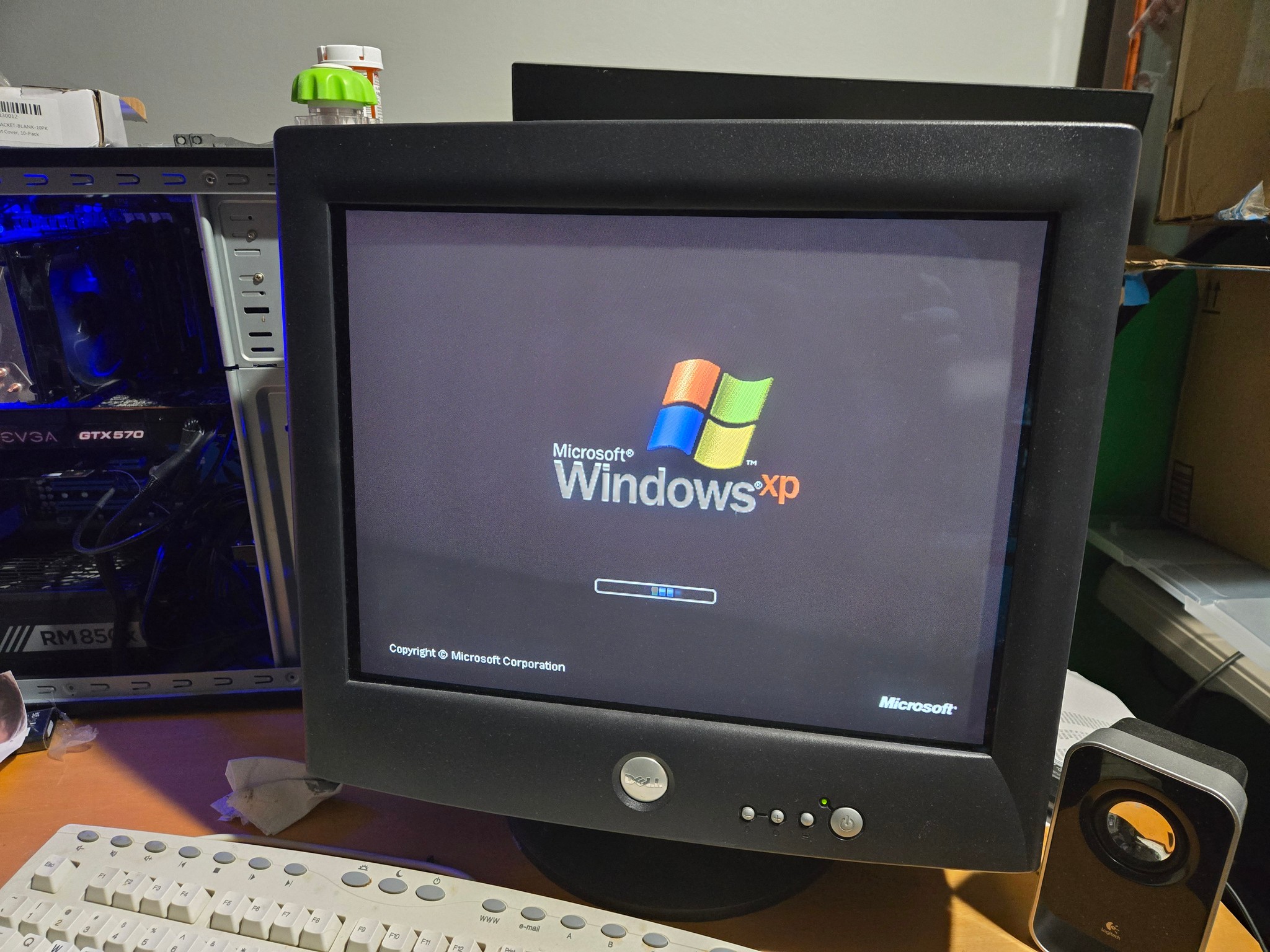 19 inch Retro CRT monitor for classic gaming, Dell M992