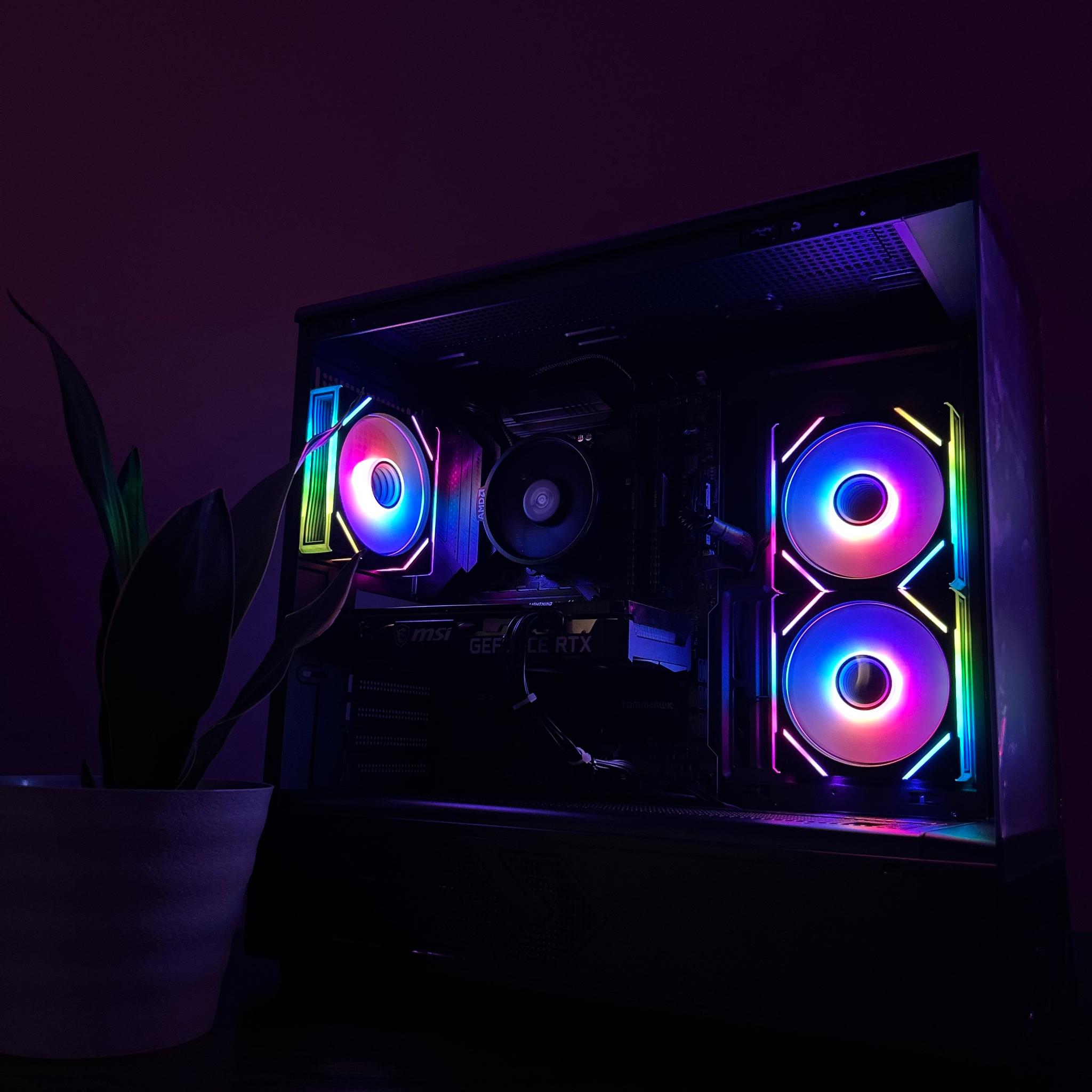 🔸Rtx 3060 12gb🔸Ryzen 5 3600🔸16gb DDR4 Ram (3200MHz)