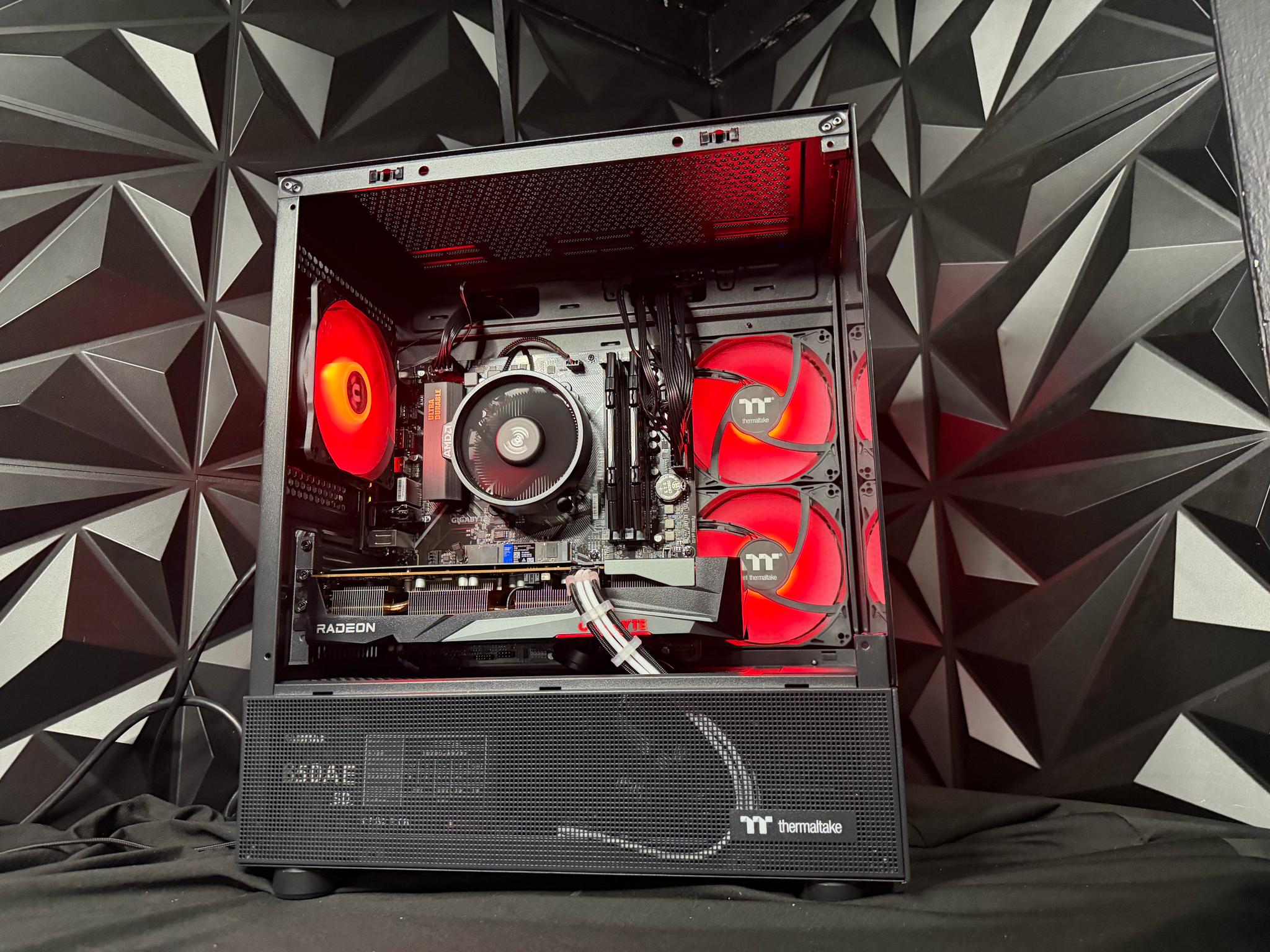 AMD Radeon RX 7600 - Image 3