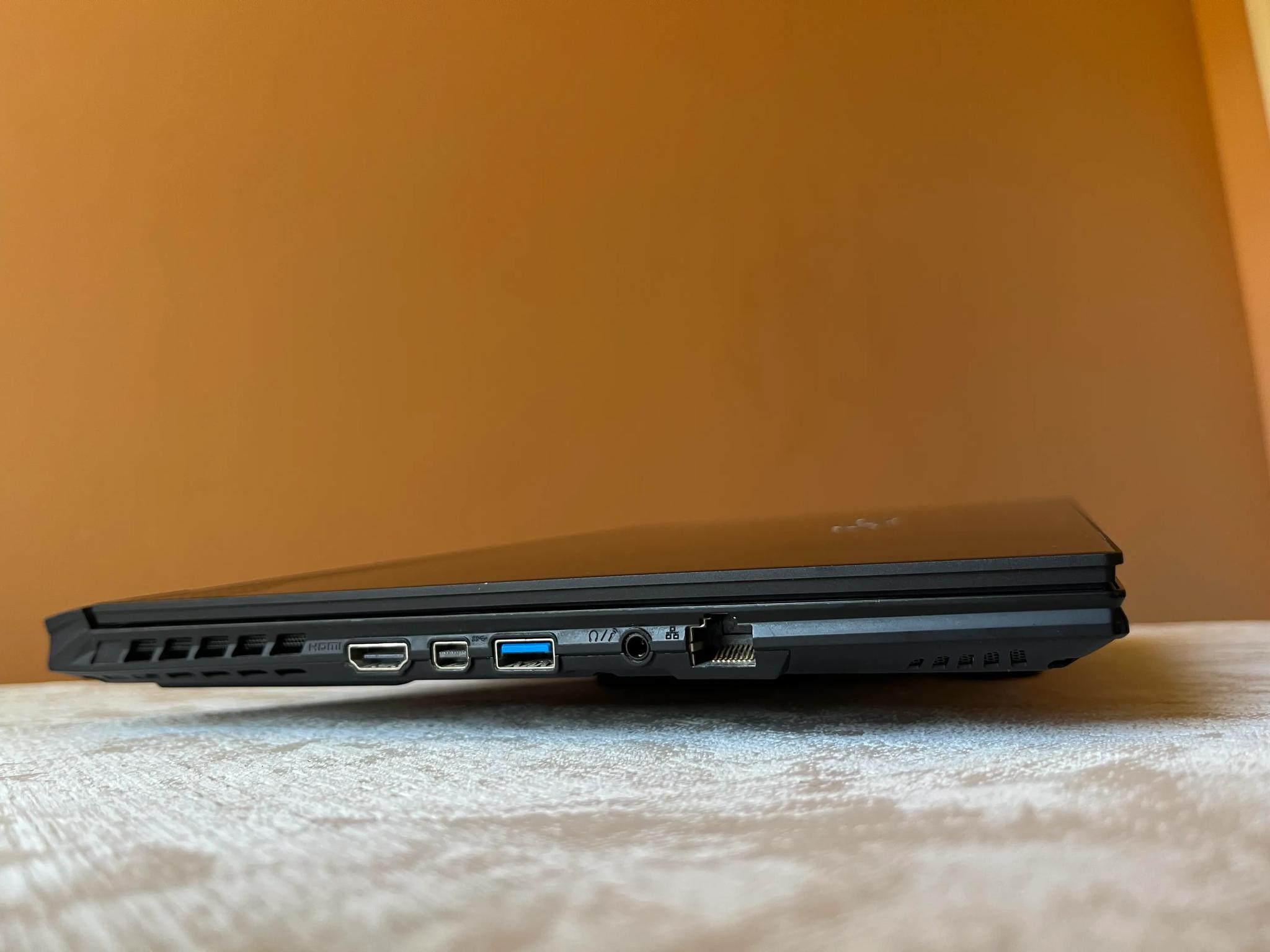 Gigabyte Aero 15, i7 11800h, RTX 3080, 32 GB Ram, 4k OLED