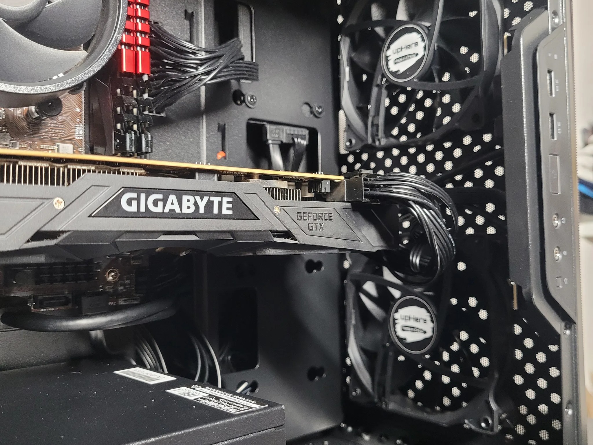 No Frills // 1080-ti // Ryzen 5 1600AF // 16GB // 512GB SSD