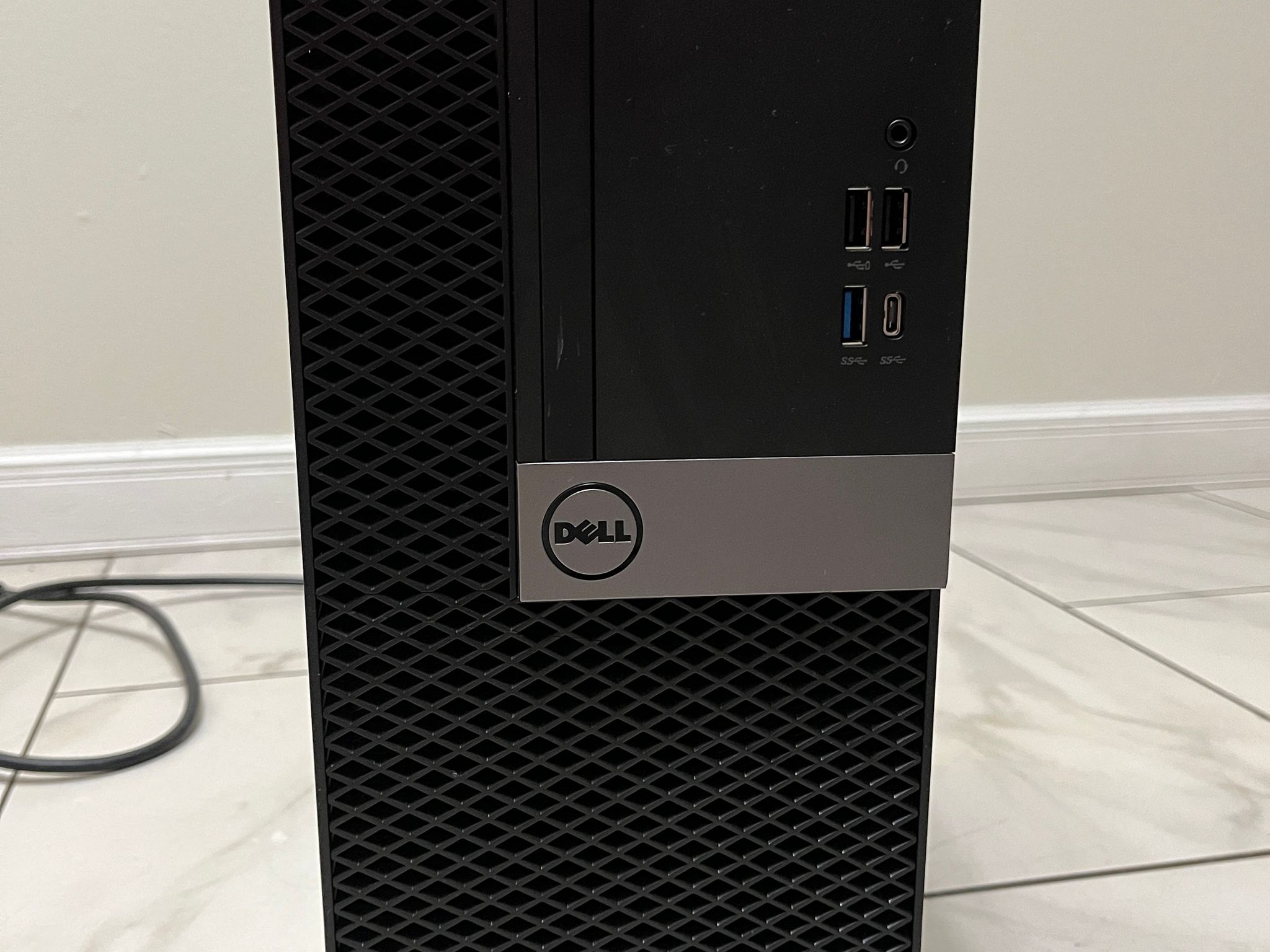 NVIDIA RTX 3050, Intel i7-7700, 16GB RAM, 750GB Storage - Dell Gaming PC w/Wi-Fi, BT
