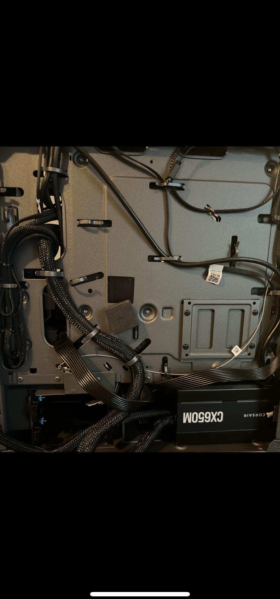 Lenovo Legion Tower 5i RTX 4070 12GB VRAM + Intel i7-13700F