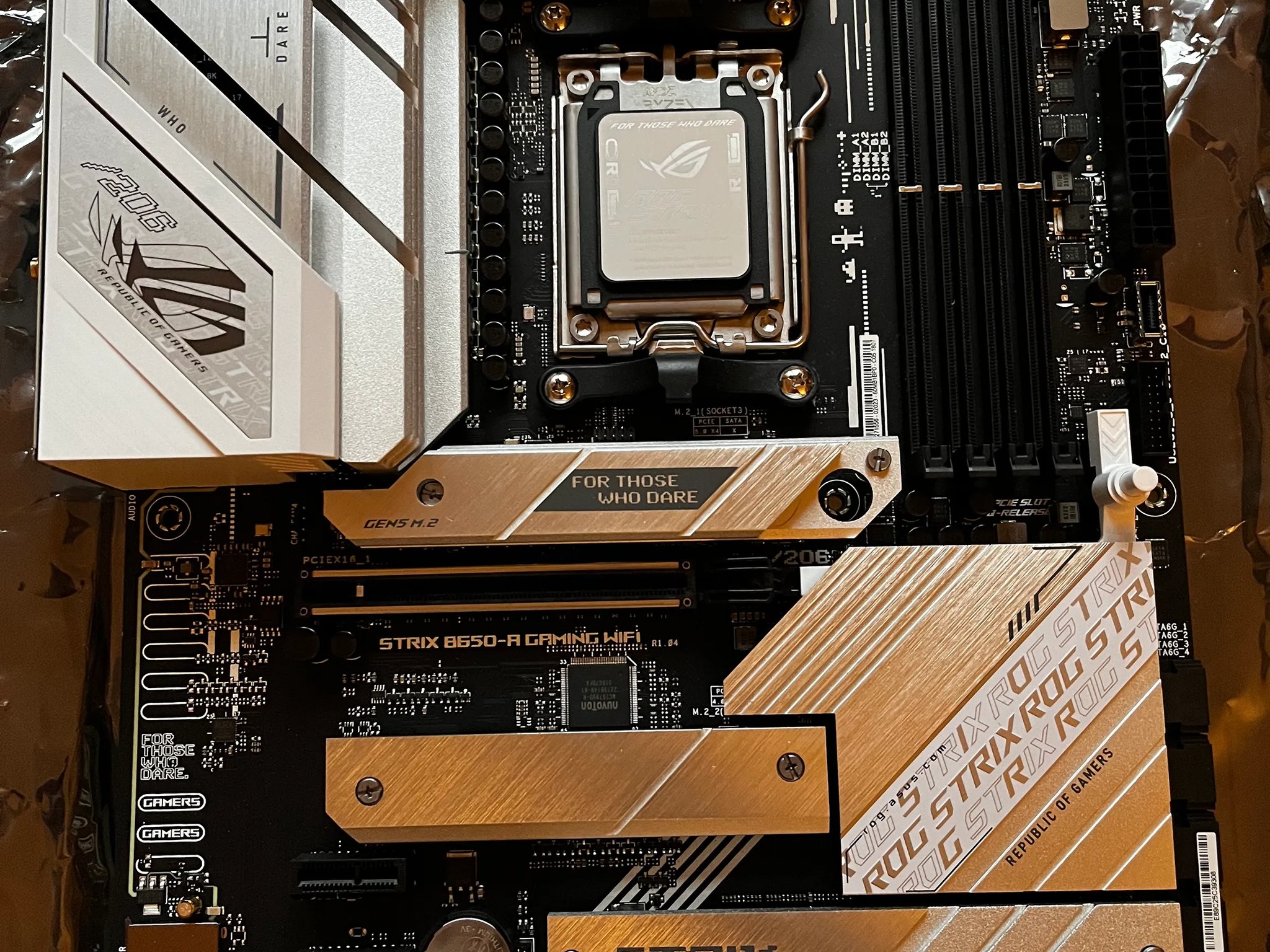 ROG STRIX B650-A GAMING WIFI & 32GB 2x16 DDR5 Kingston Fury Beast RAM Combo