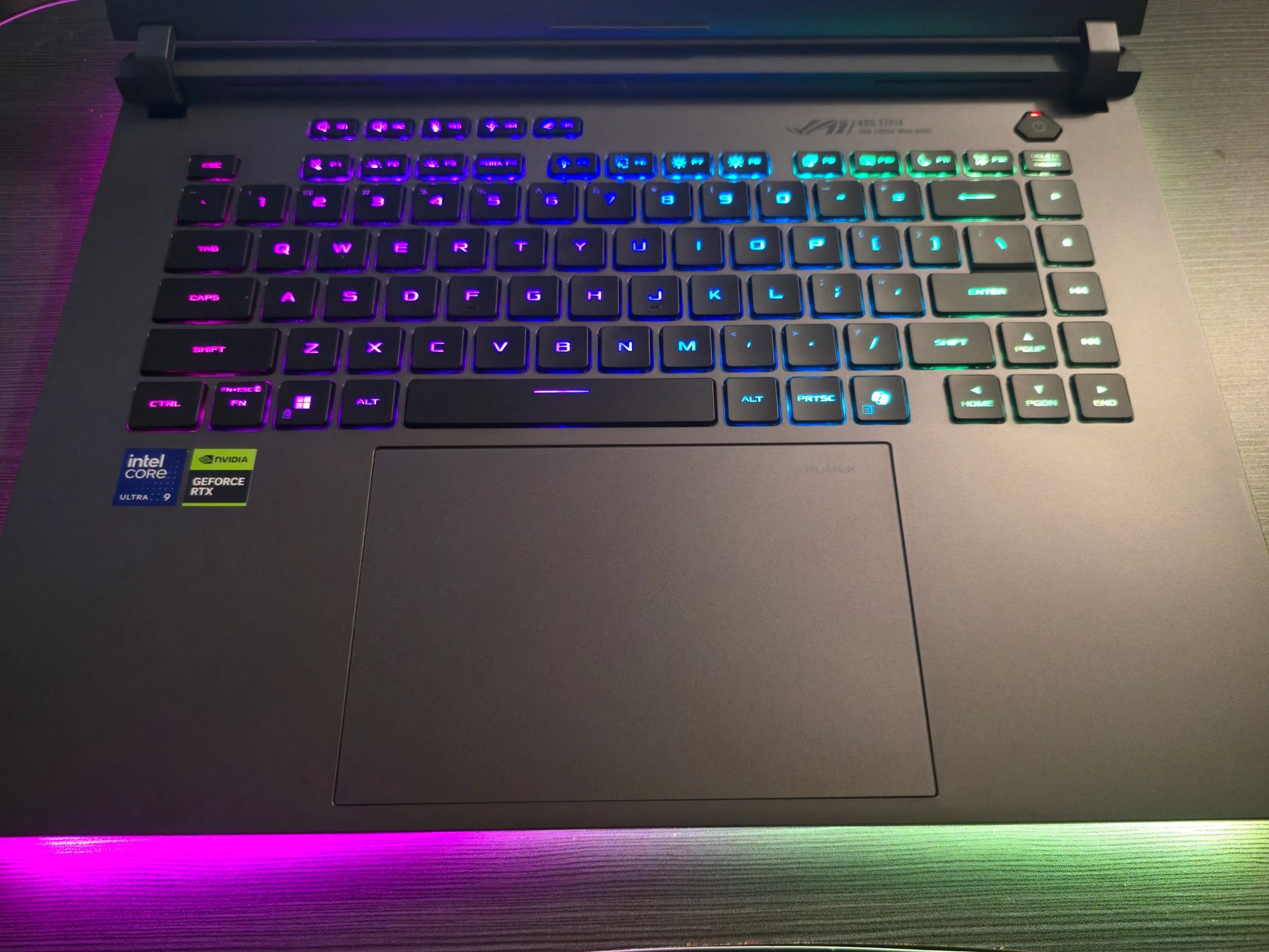 ASUS ROG Strix G16 - Core Ultra 9, 5070Ti, 32GB, 1TB