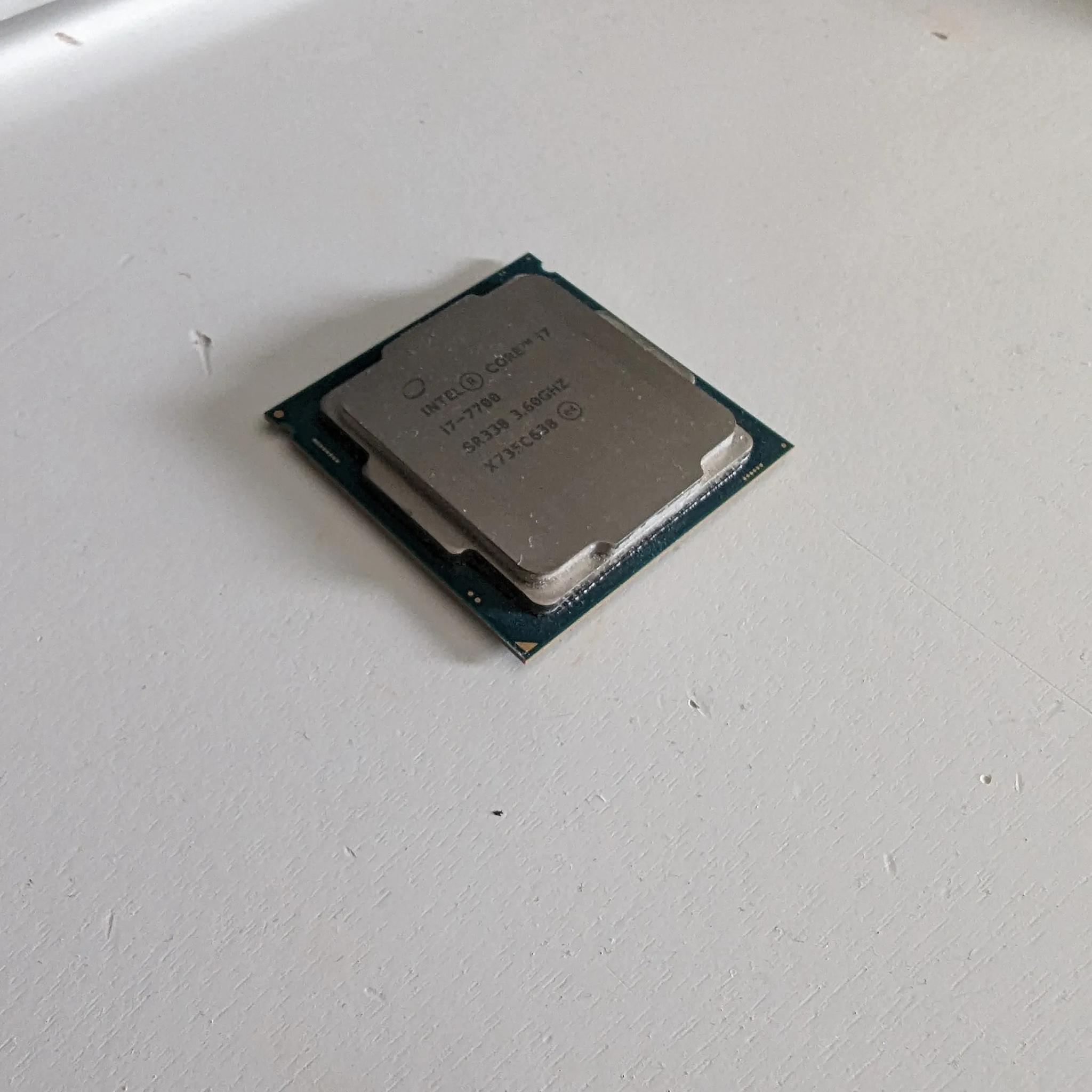 Intel Core Processor i7-7700 (4c 8t)