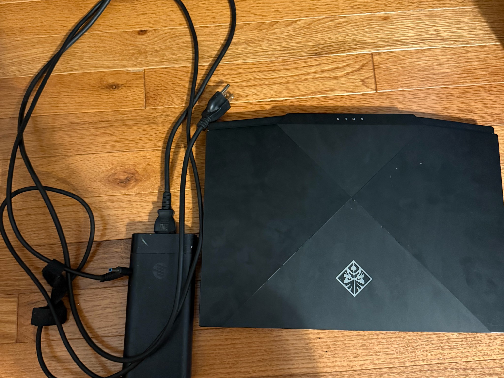 HP OMEN 15-dh1070wm Gaming Laptop i7-10750H GTX 1660 Ti 8GB 1.14TB 15" Win 11