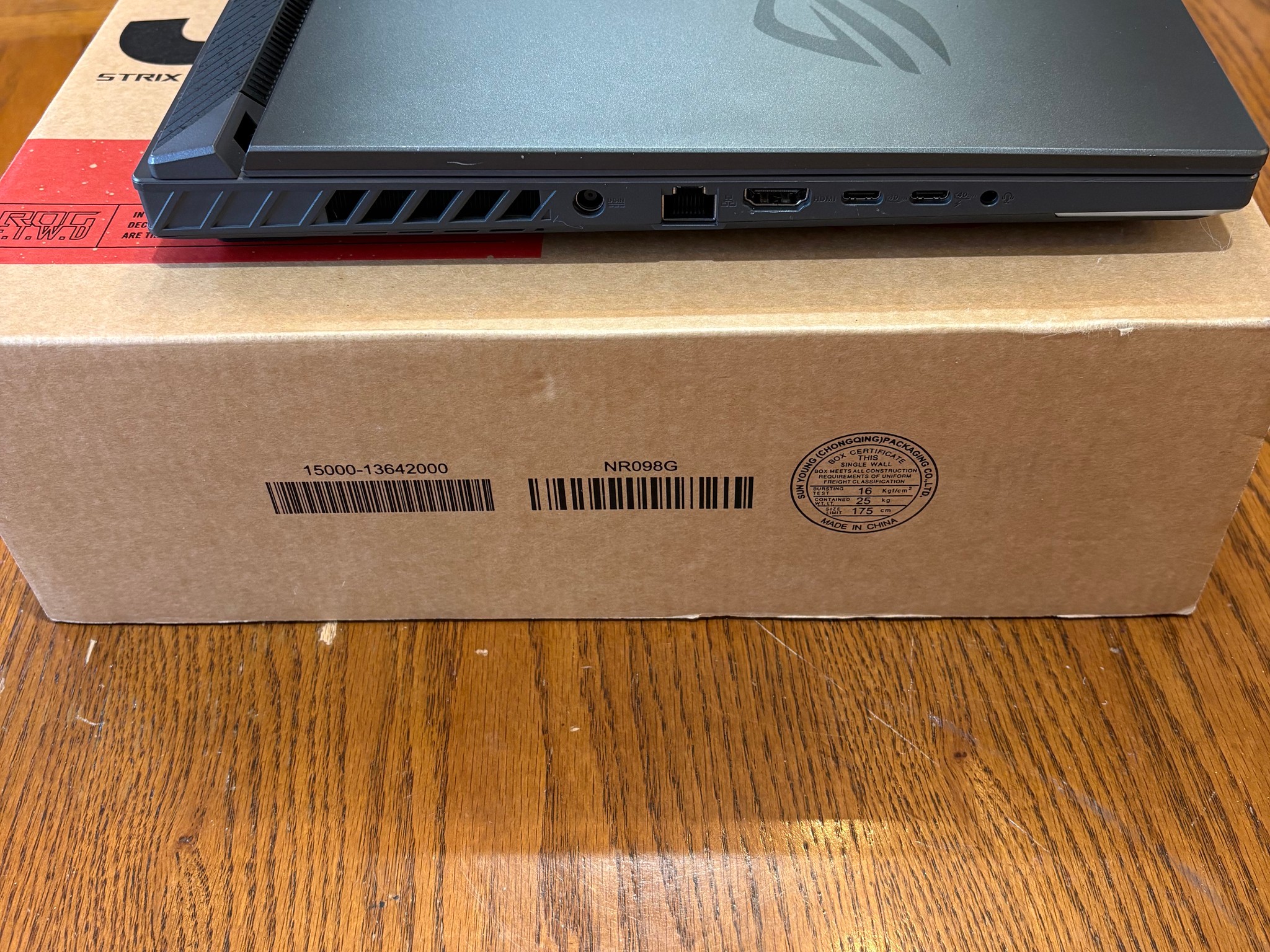 ROG STRIX G16 W/ BOX + MOUSE | 2.5K 240HZ | RTX 5070 TI | Ryzen 9 9955HX3D | 32GB DDR5 | 1TB STOARGE