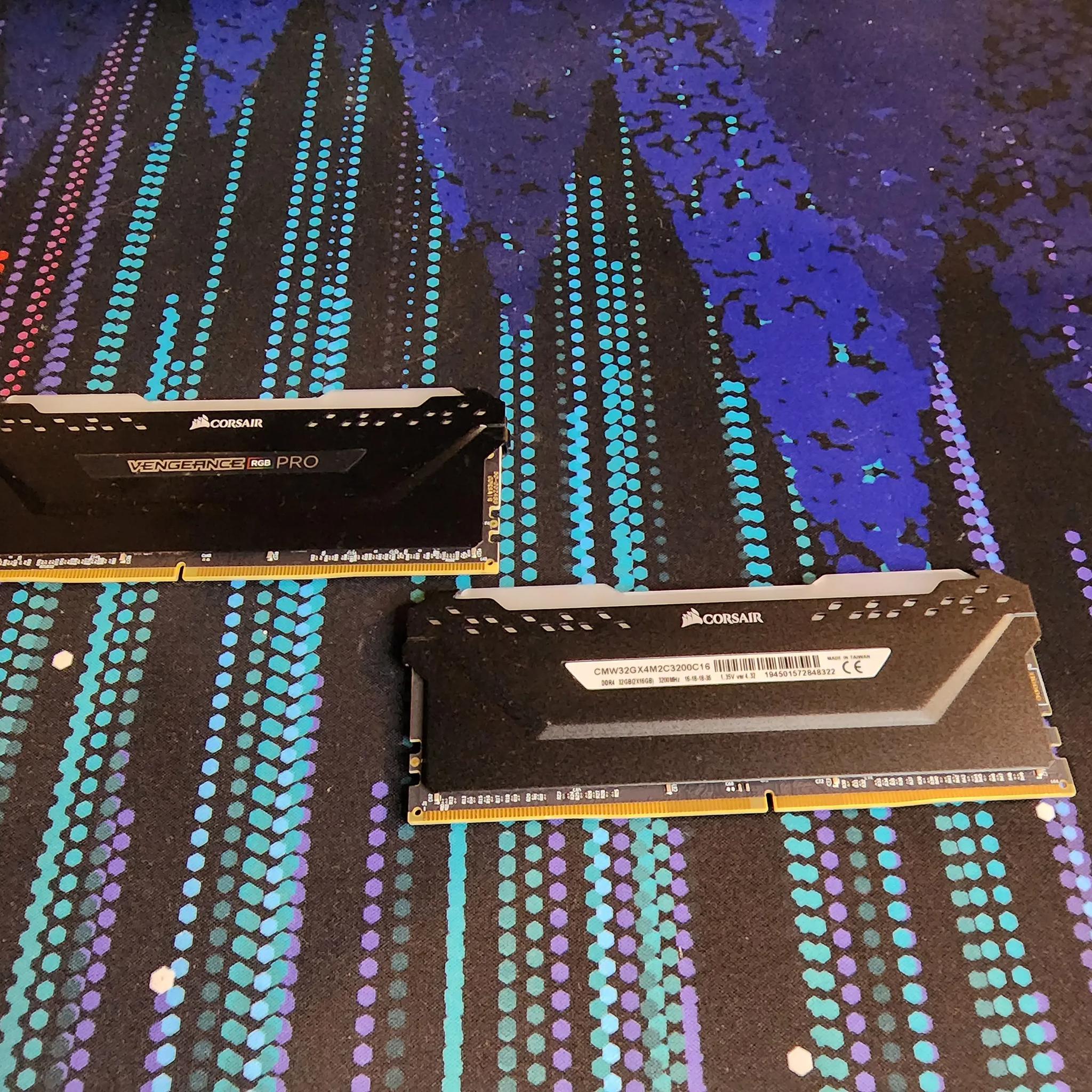 32GB Corsair Vengeance RGB Pro RAM