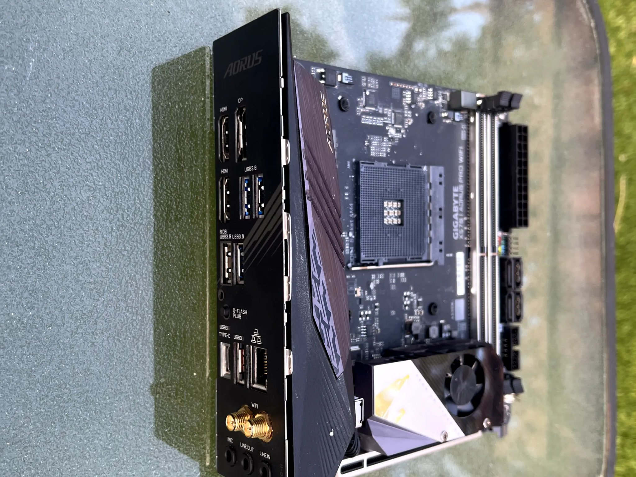 USED GIGABYTE X570I AORUS PRO WIFI - READ