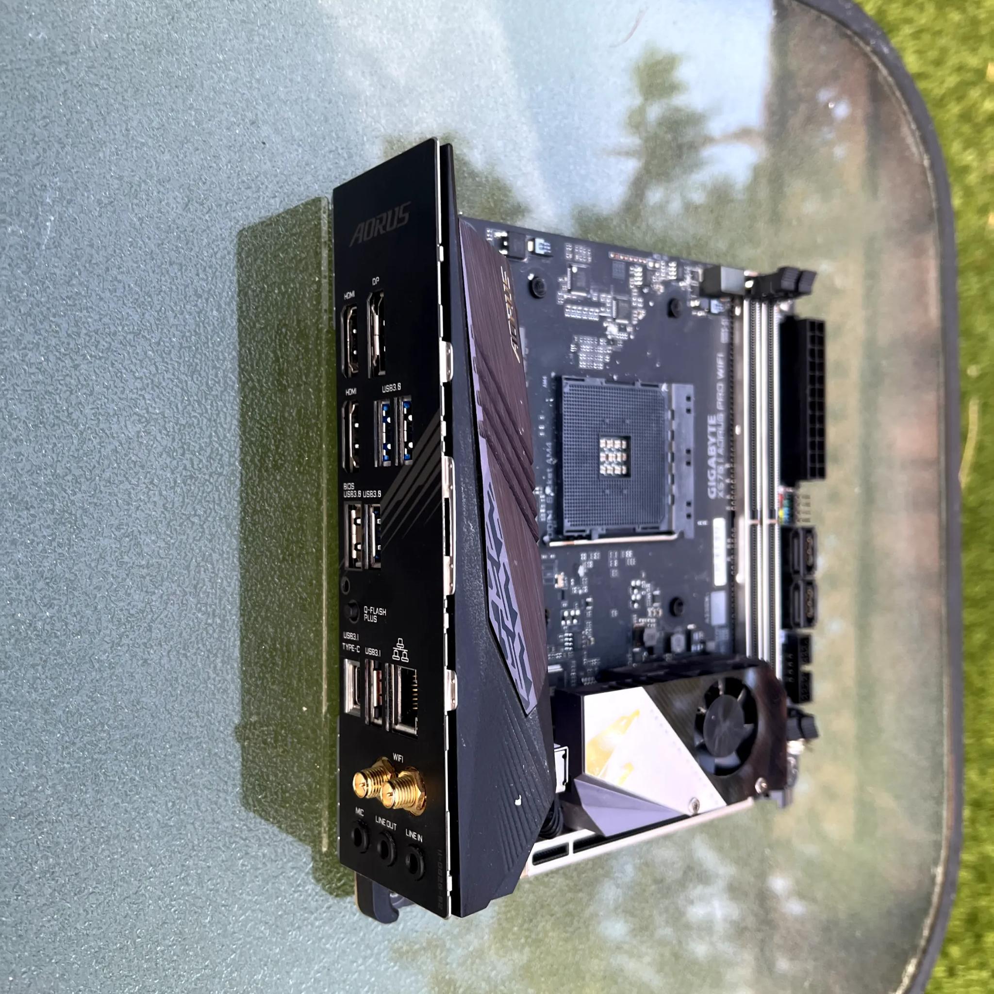 USED GIGABYTE X570I AORUS PRO WIFI - READ