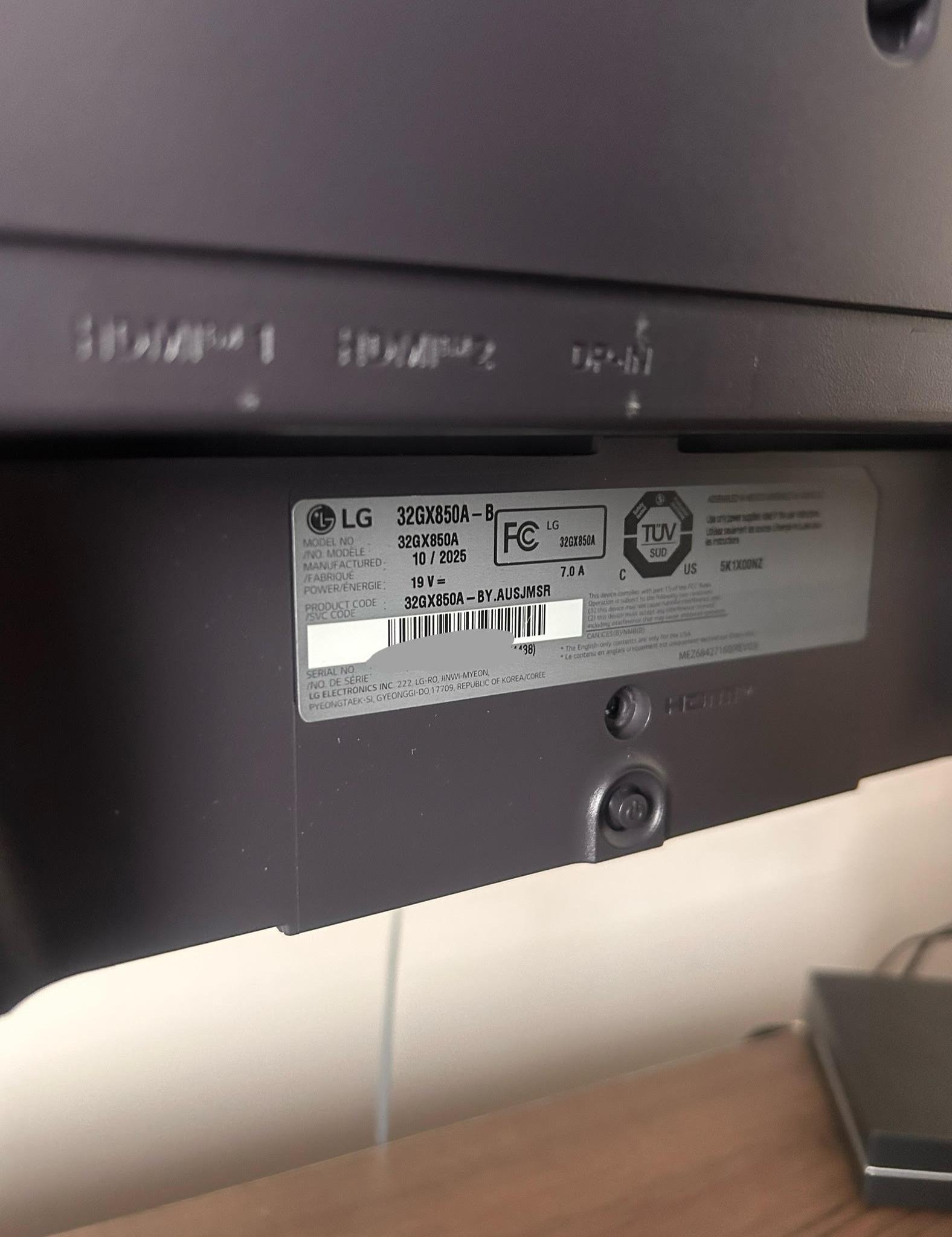 LG UltraGear OLED  32" 4K (3840 x 2160) 165Hz Gaming Monitor (32GX850A-B)