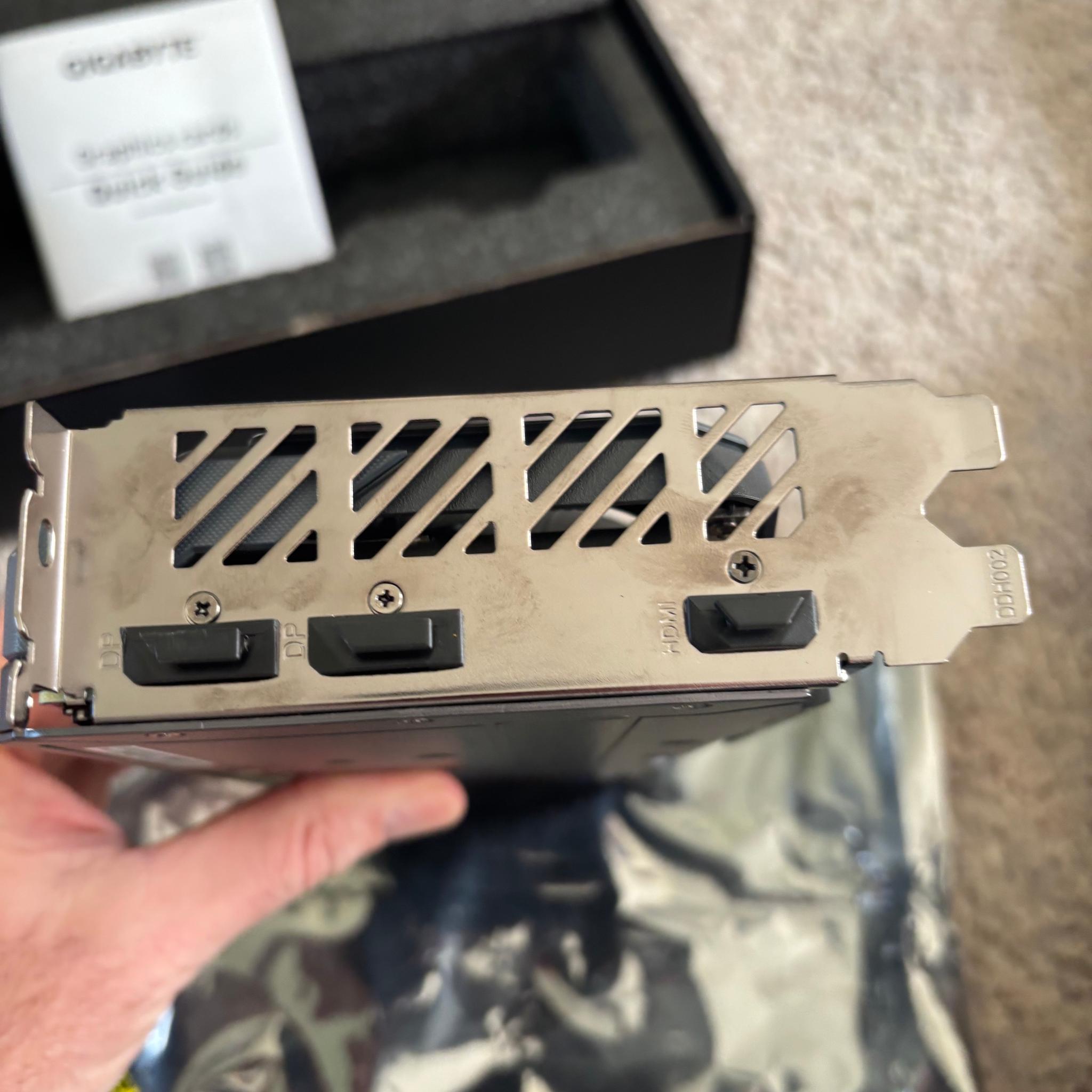 Gigabyte AMD Radeon RX 9060 XT Gaming OC 8 GB