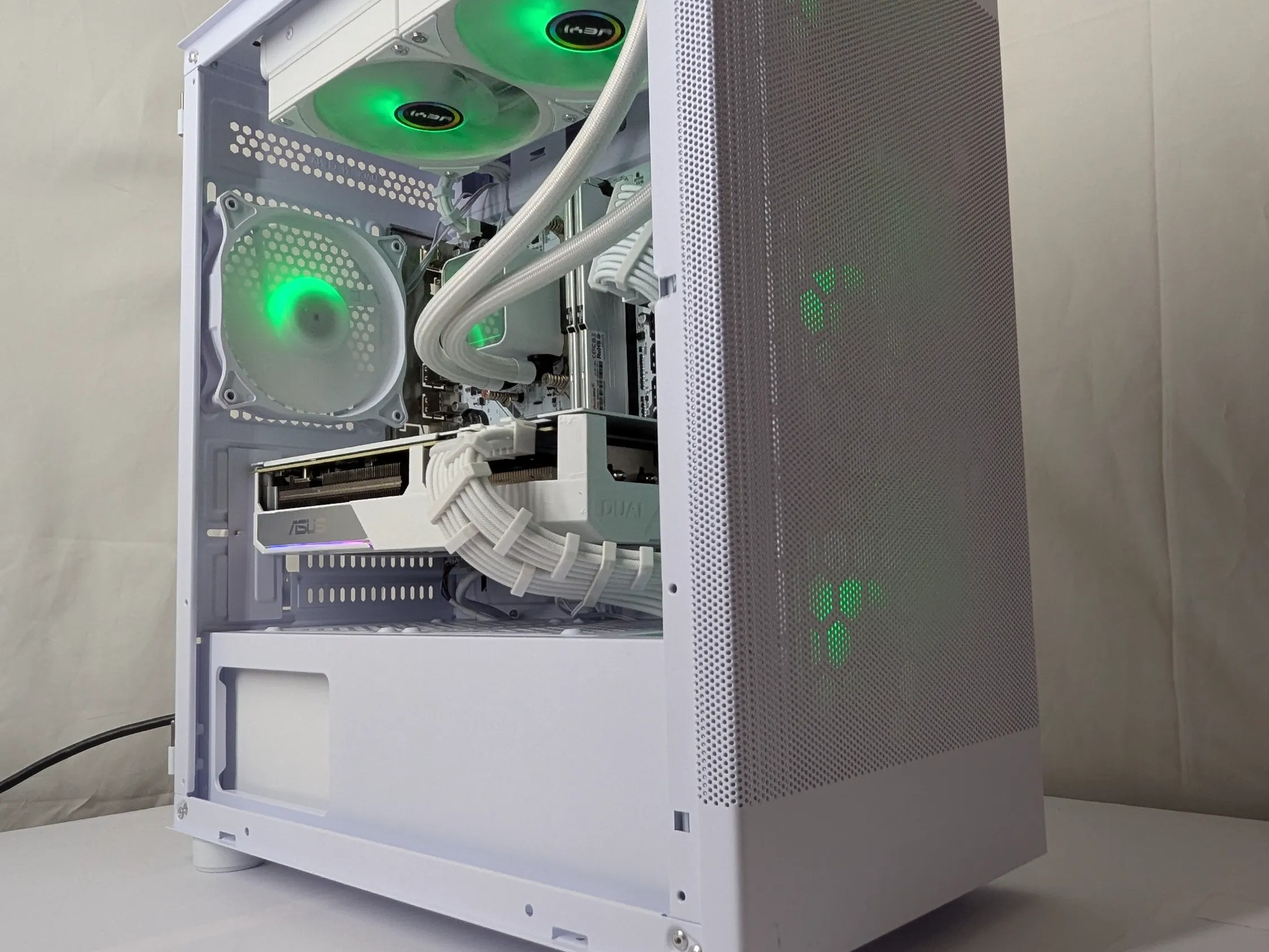 🔥 High-End Gaming PC – RTX 3070 | Ryzen 7 5700 | 32GB DDR4 | 1TB NVMe | 240mm AIO 🔥