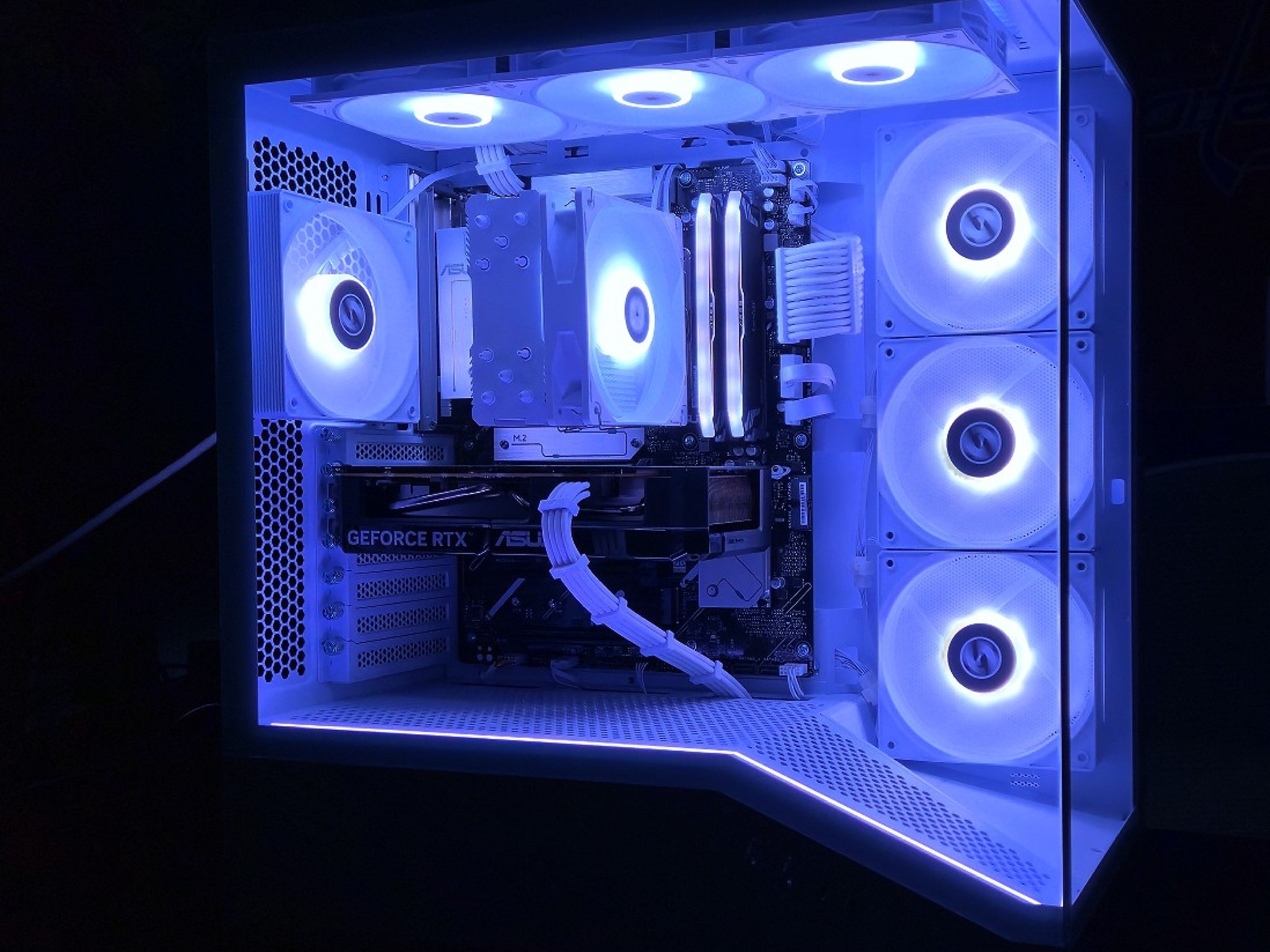 Gaming PC - 32GB DDR5 7200MHz CL34 - Ryzen 7600X - RTX 5060 OC - Windows 11 Pro