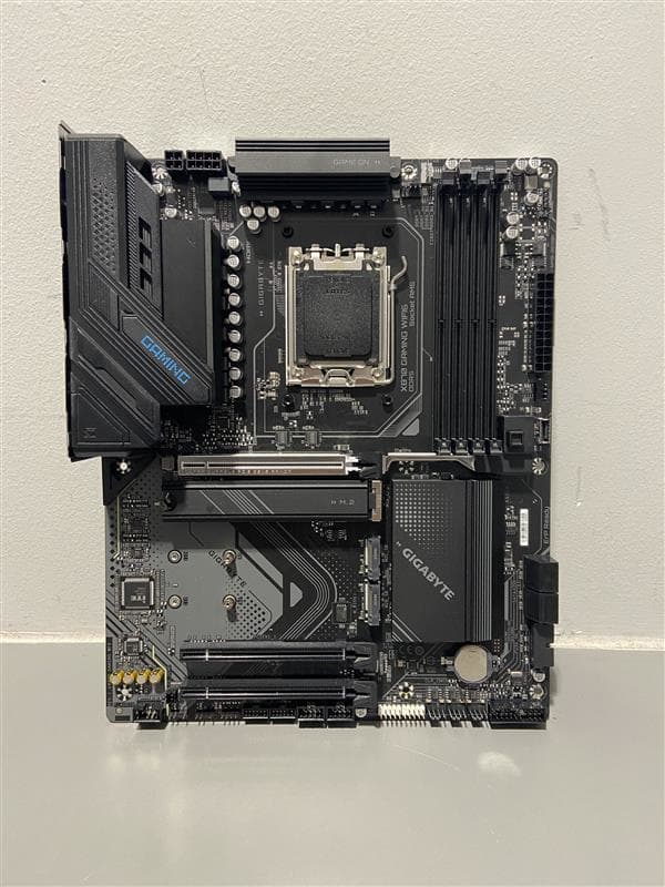 GIGABYTE X870 GAMING WIFI6 AM5