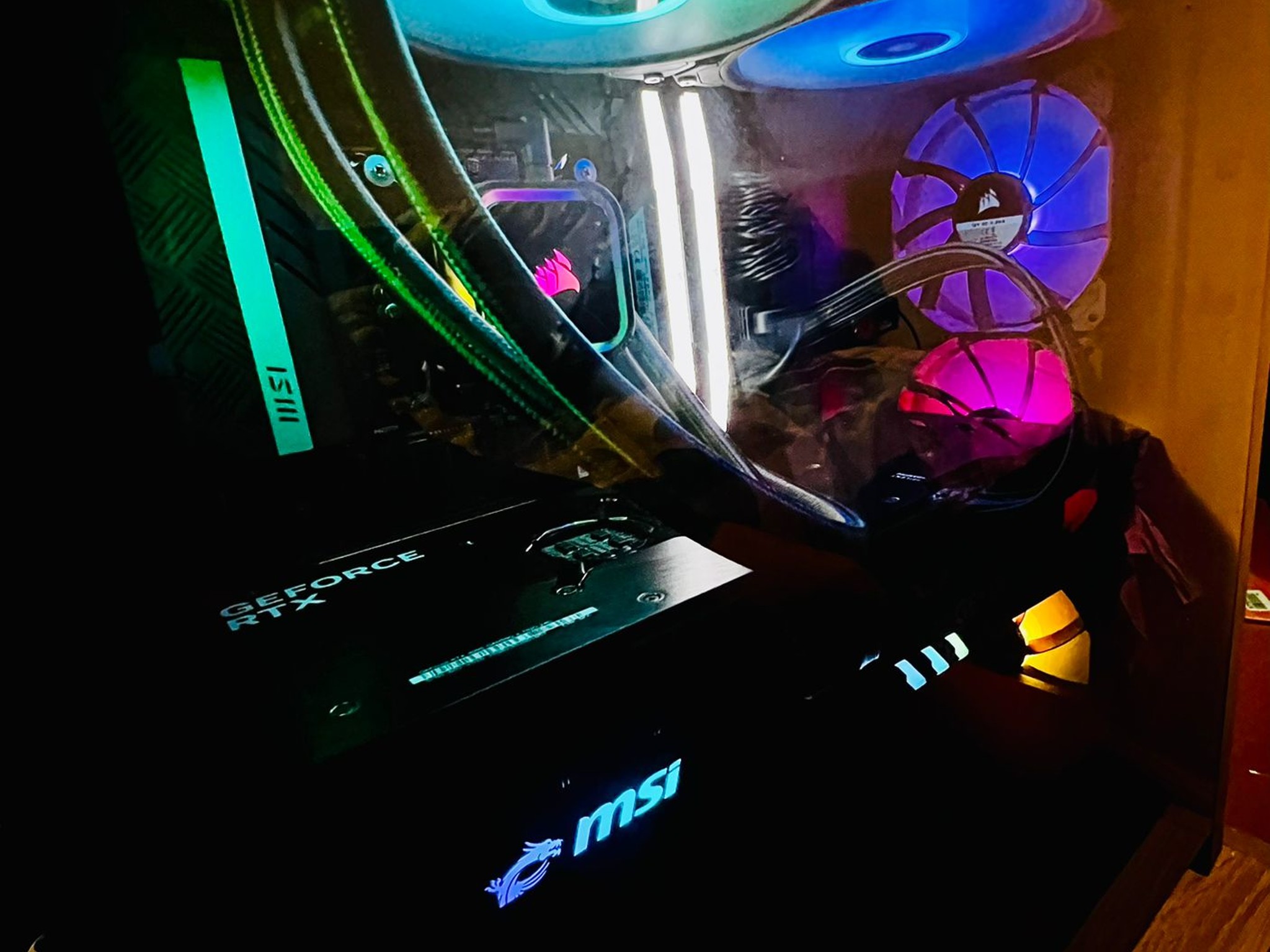 CORSAIR VENGEANCE i7400 Gaming PC Max Specs.