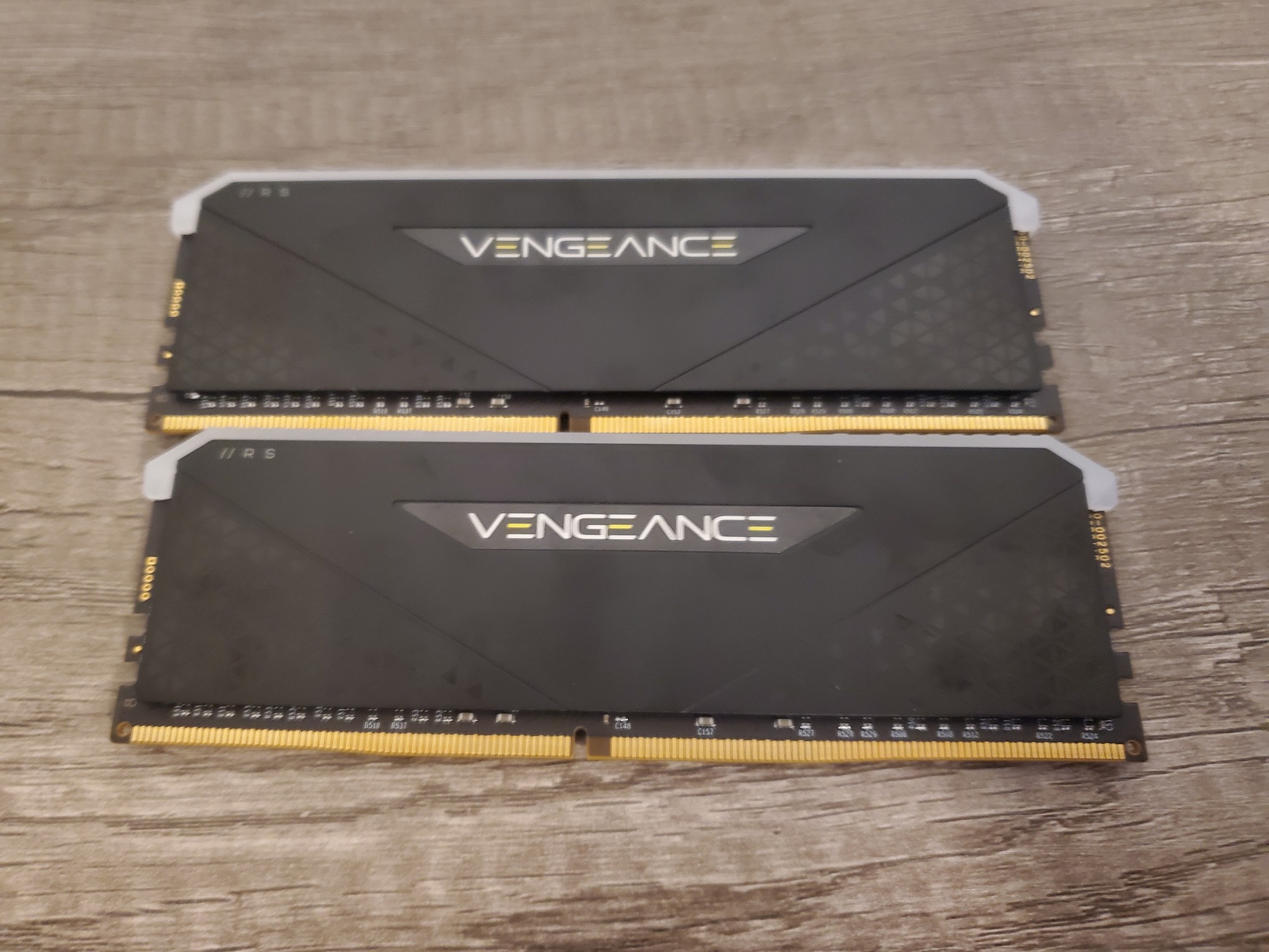 2x32GB DDR4 Corsair RGB 3200MHz Black