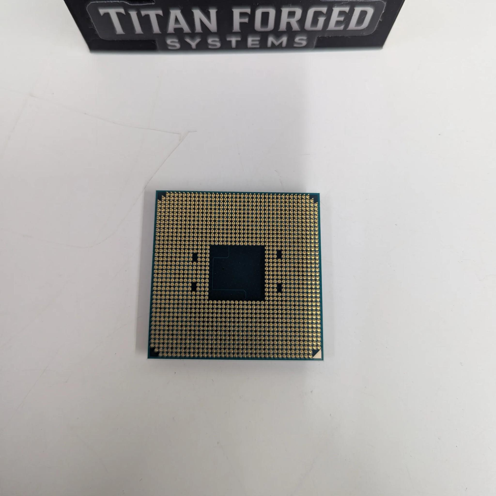 🔹 AMD Ryzen 5 2400G | 4 Cores / 8 Threads | Vega 11 Graphics