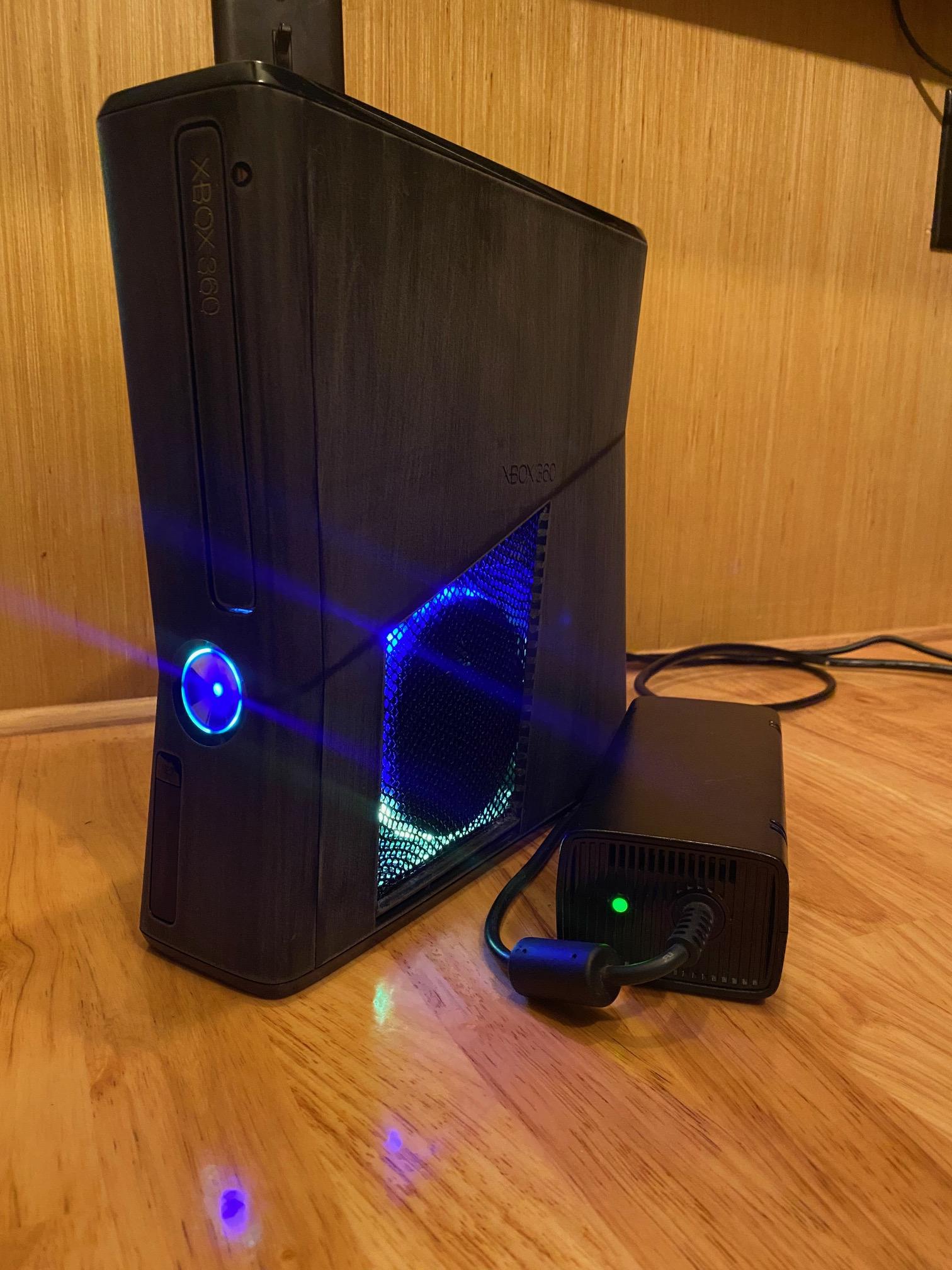 RGH 3 Xbox 360 slim | CASE MOD | 500 GB | Custom LEDs