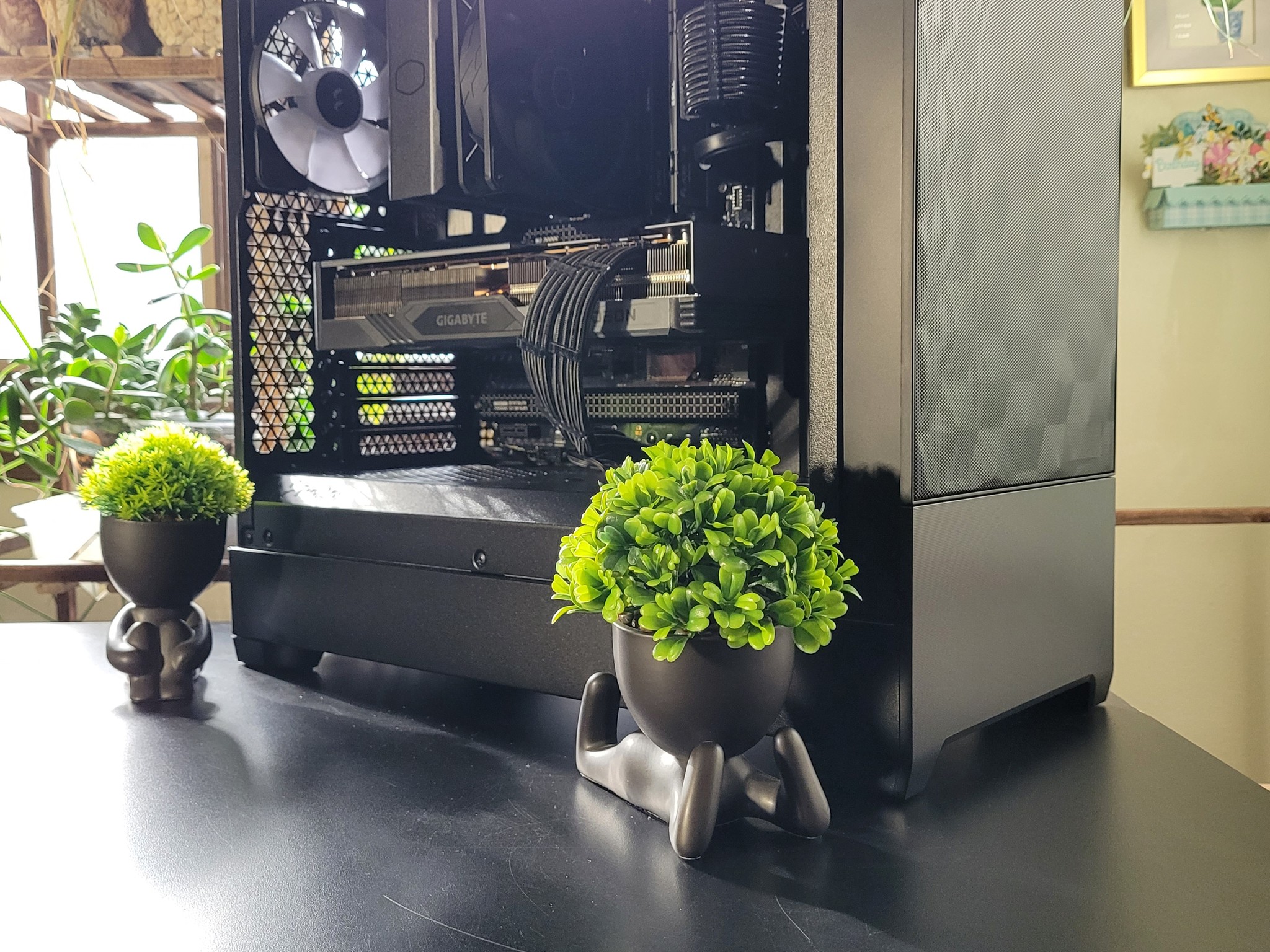 RYZEN 5 7600 | RX 7800XT | 32GB RAM | 2TB STORAGE | WINDOWS 11 ACTIVATED