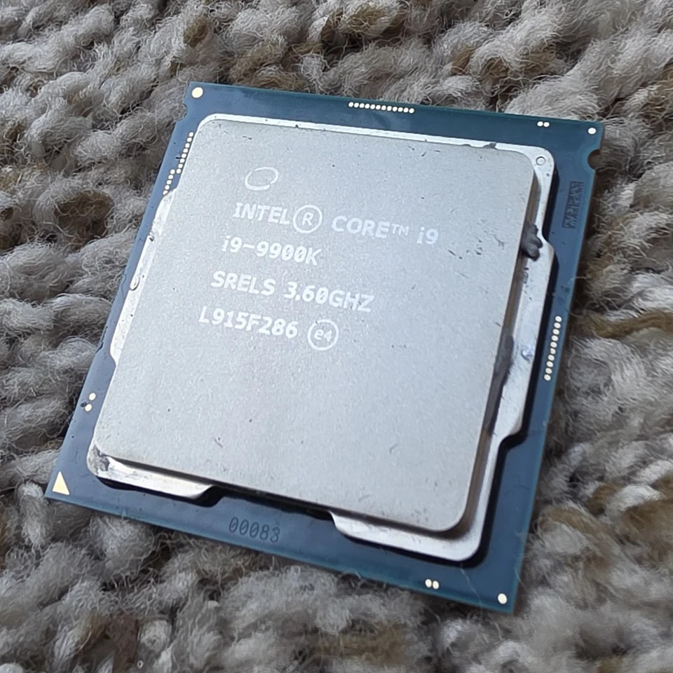 Intel Core I9-9900K with Dodecahedron Box Coffee Lake 8-Core 16