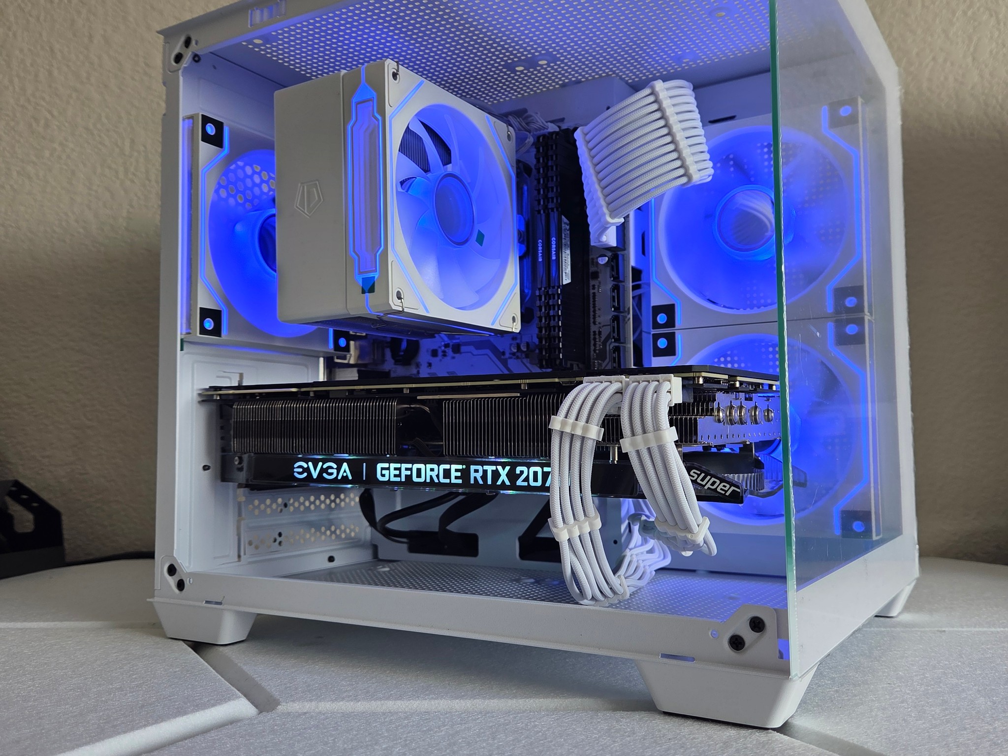 2070 super White and black gaming Pc 🤍! !440p and 1080p beast🤍❄️⛄WIFI