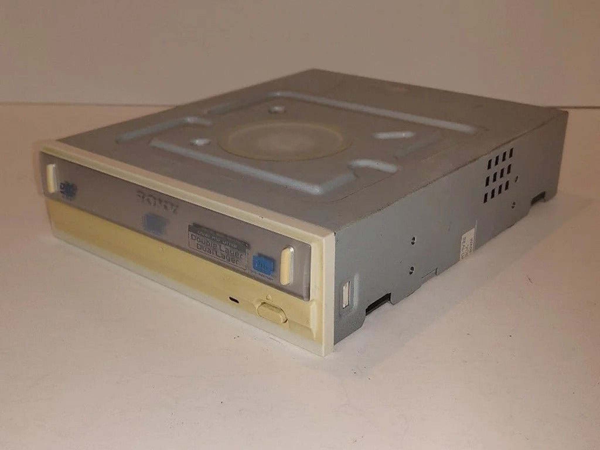 VTG 5.25" Sony CD±R CD±RW DVD±R DVD±RW Optical Drive IDE PATA Model DRU-810A