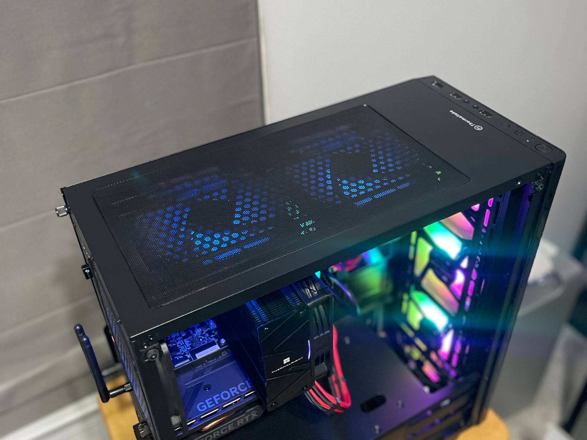 🌈Aurora Reactor🌈 RTX 4060 and Ryzen 5 5600x