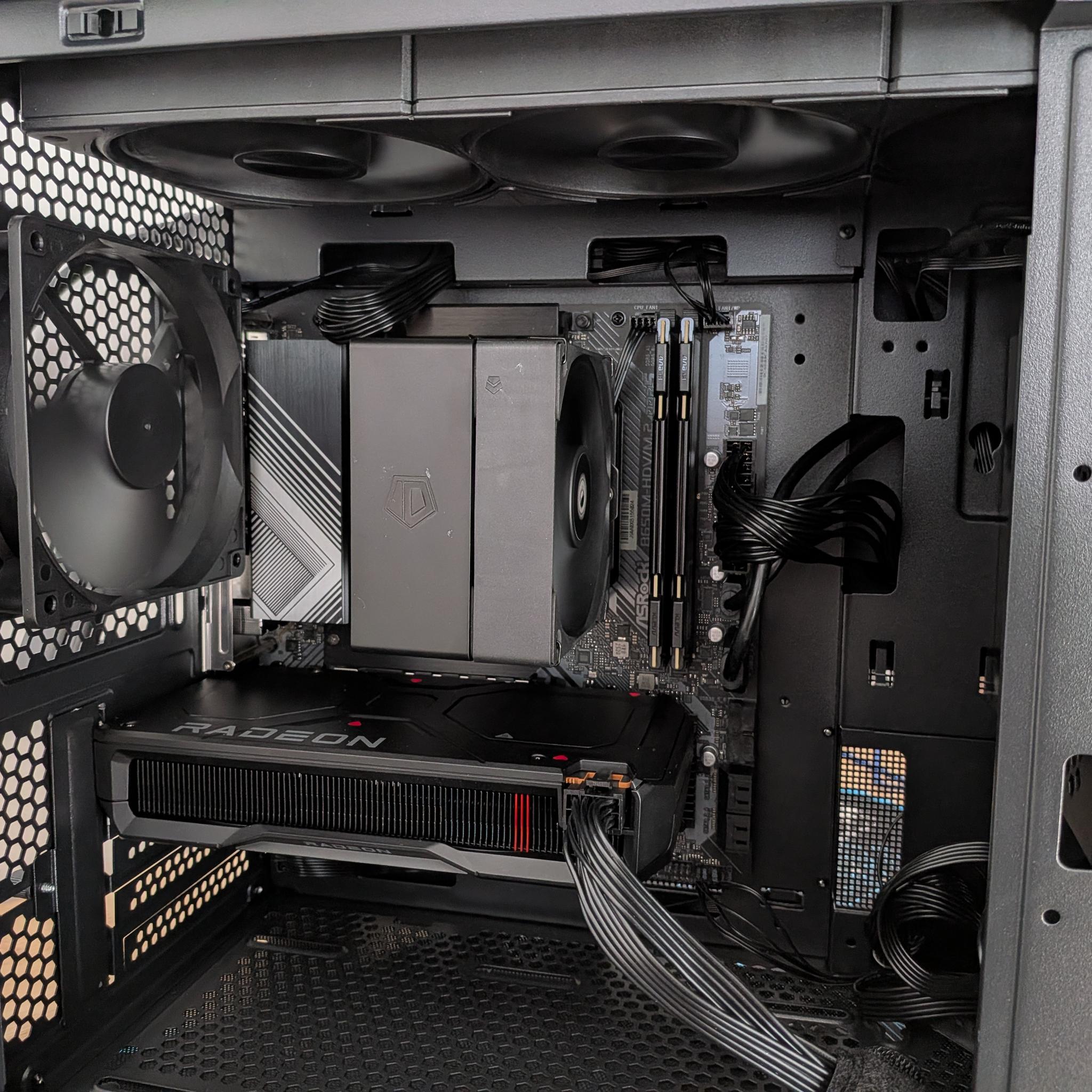 Blackout 7600 - Ryzen 5 7600, RX 7600, 32GB RAM, 1TB NVMe SSD, SteamOS