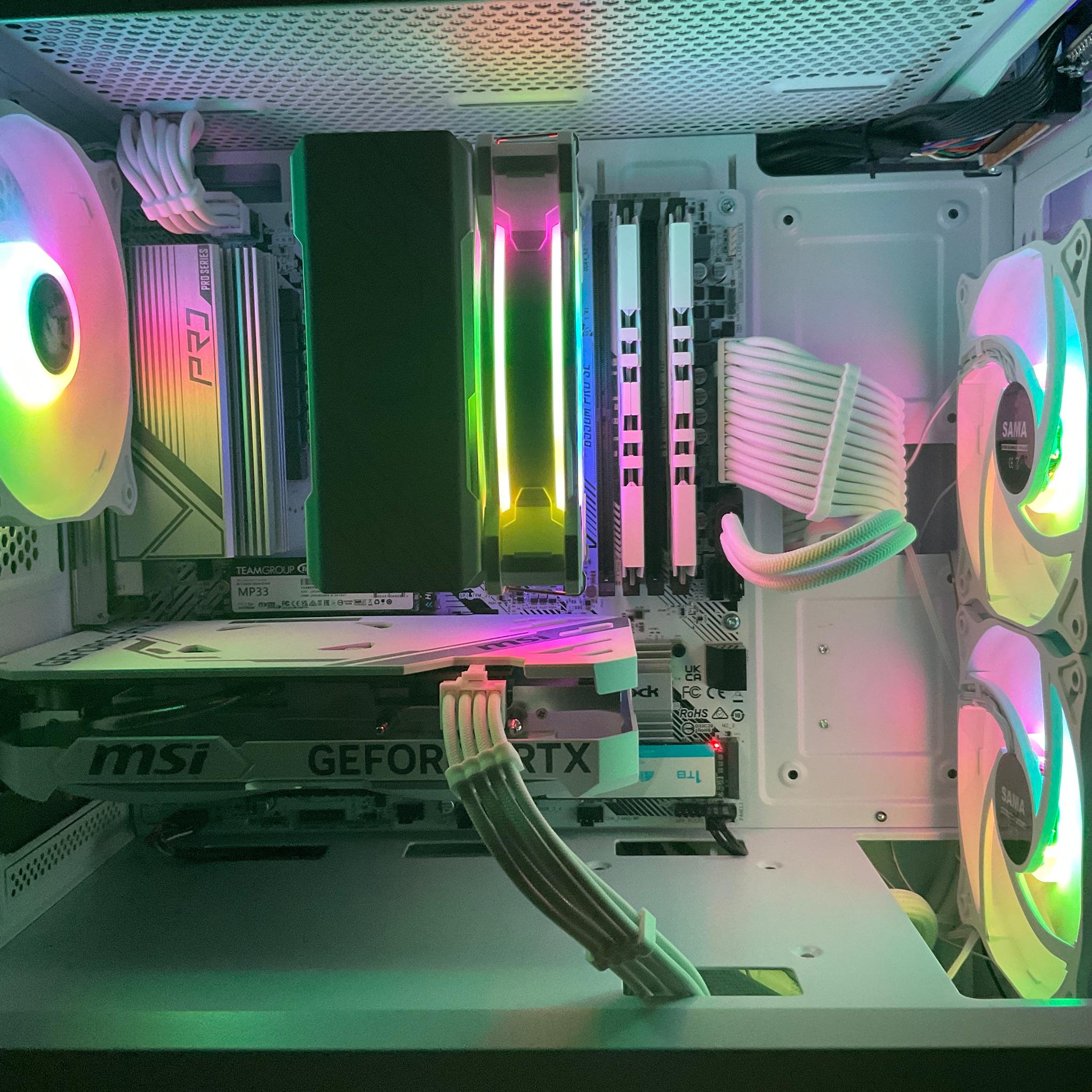 All White Gaming PC Ryzen 5 5600/RTX 4060 8GB/1.5 TB NVME SSD/32 GB RAM 3200 DDR4