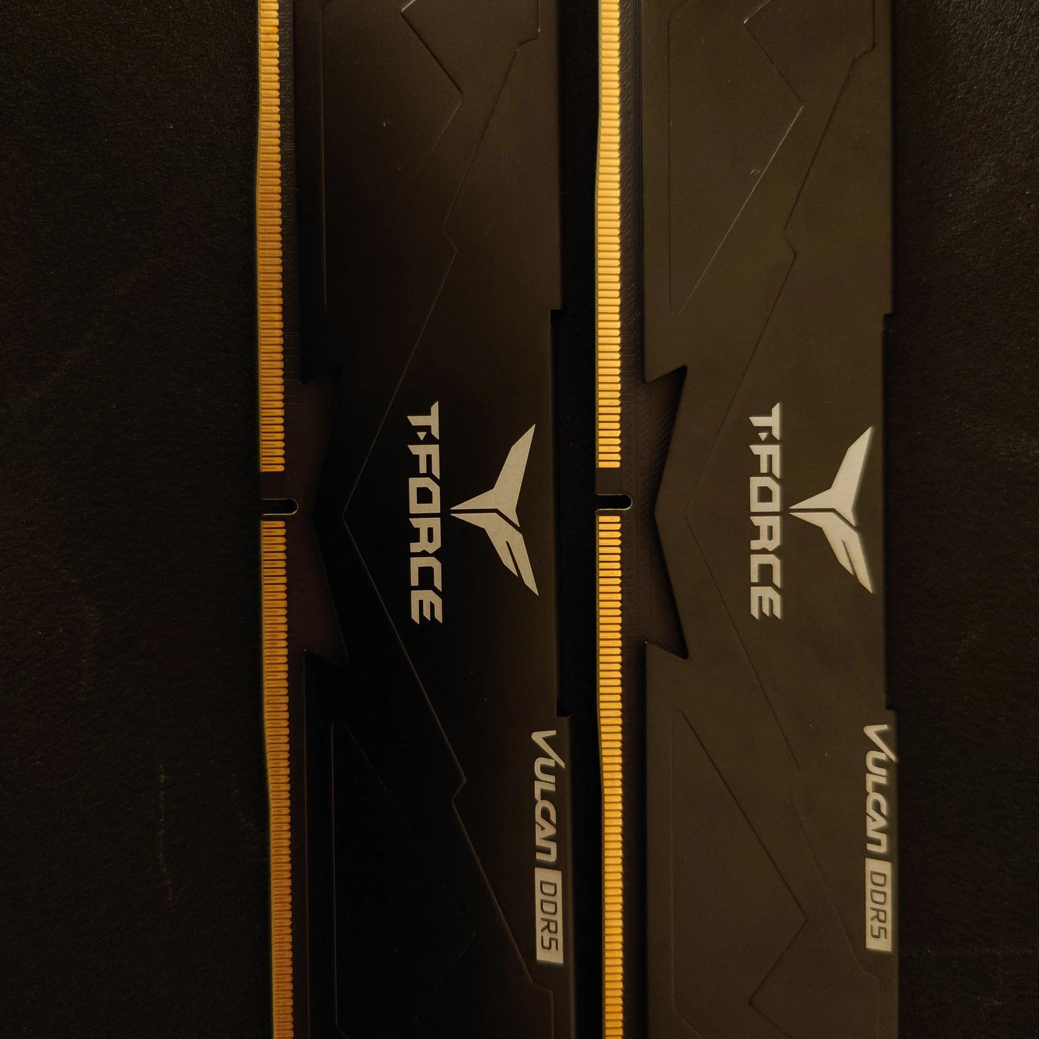 TEAMGROUP T-FORCE VULCAN 16GB (2x8GB) DDR5 RAM 5200MHz (FLBD58G5200HC40CBK)
