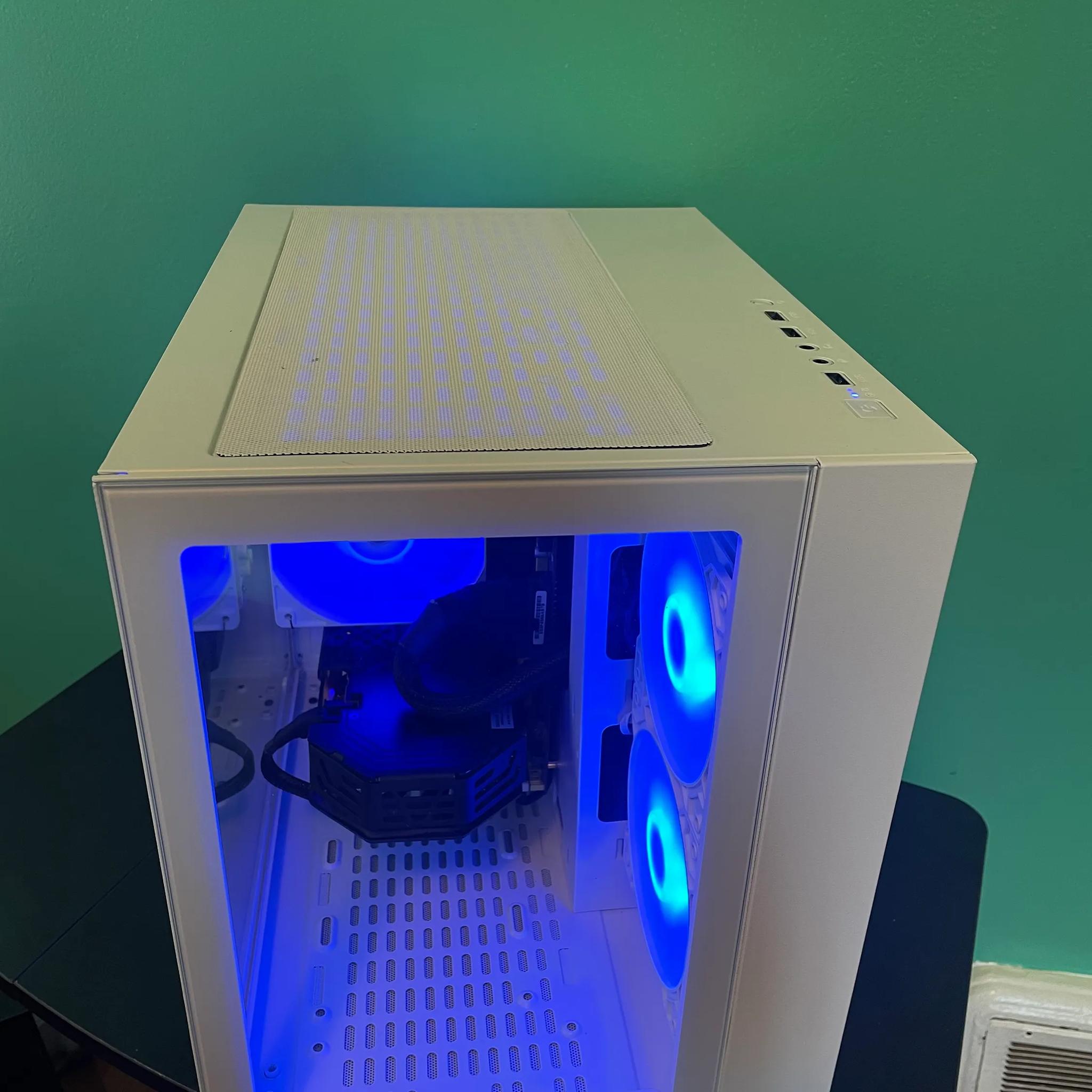 GLASS White Gaming PC| Intel i5 / Amd RX580 / 8GB / 600GB Win 10 Pro WiFi