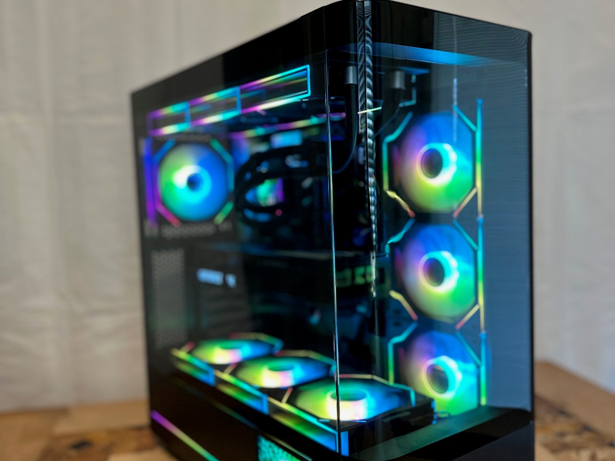 I9-12900K & RTX 5070 12GB / Mid Tower Gaming PC - 5.5" Integrated LCD