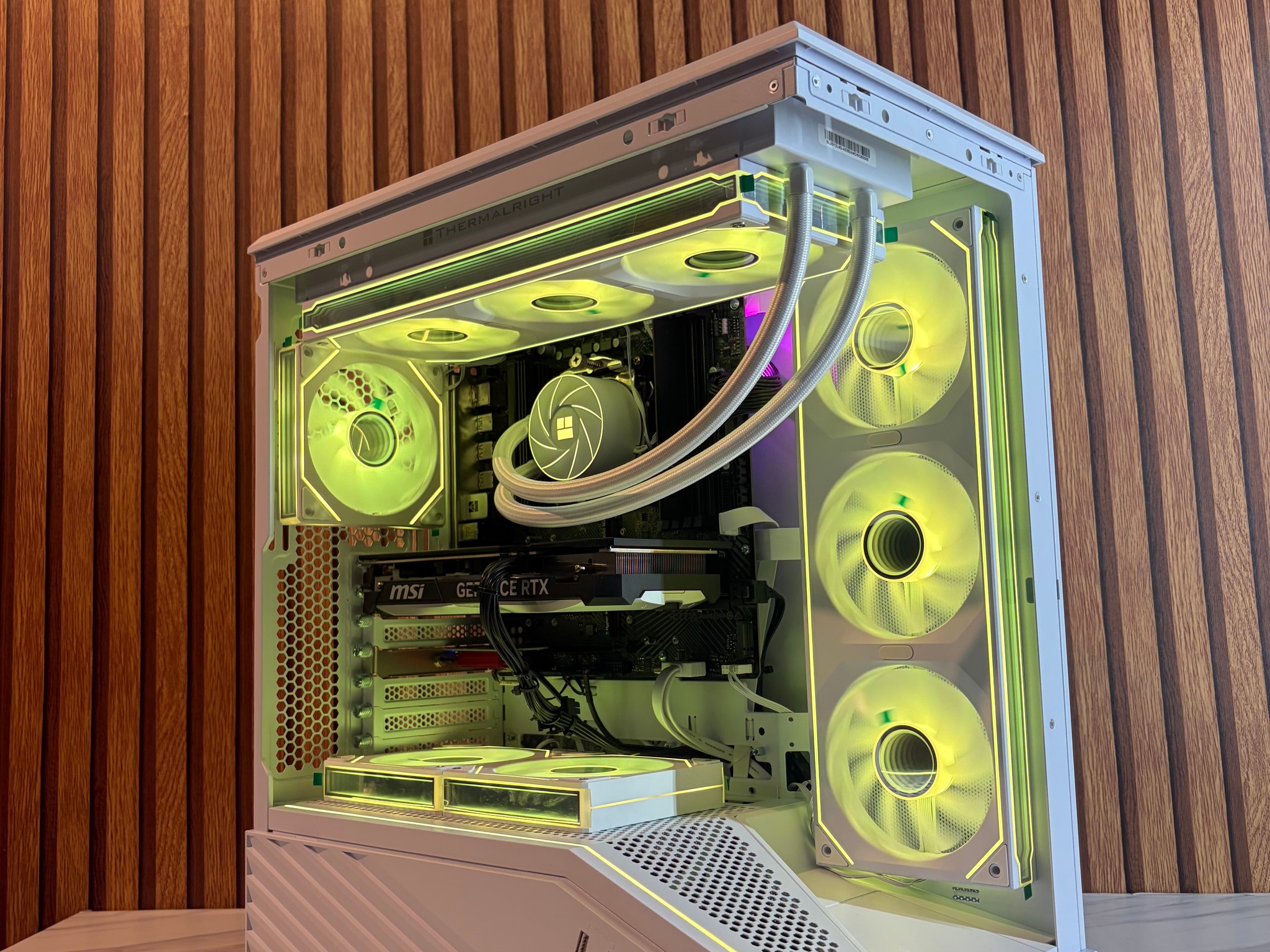 RTX 4070 | RYZEN 5 9600X | 16GB DDR5 | 1TB NVME | 650W | 360MM AIO | Windows 11 pro