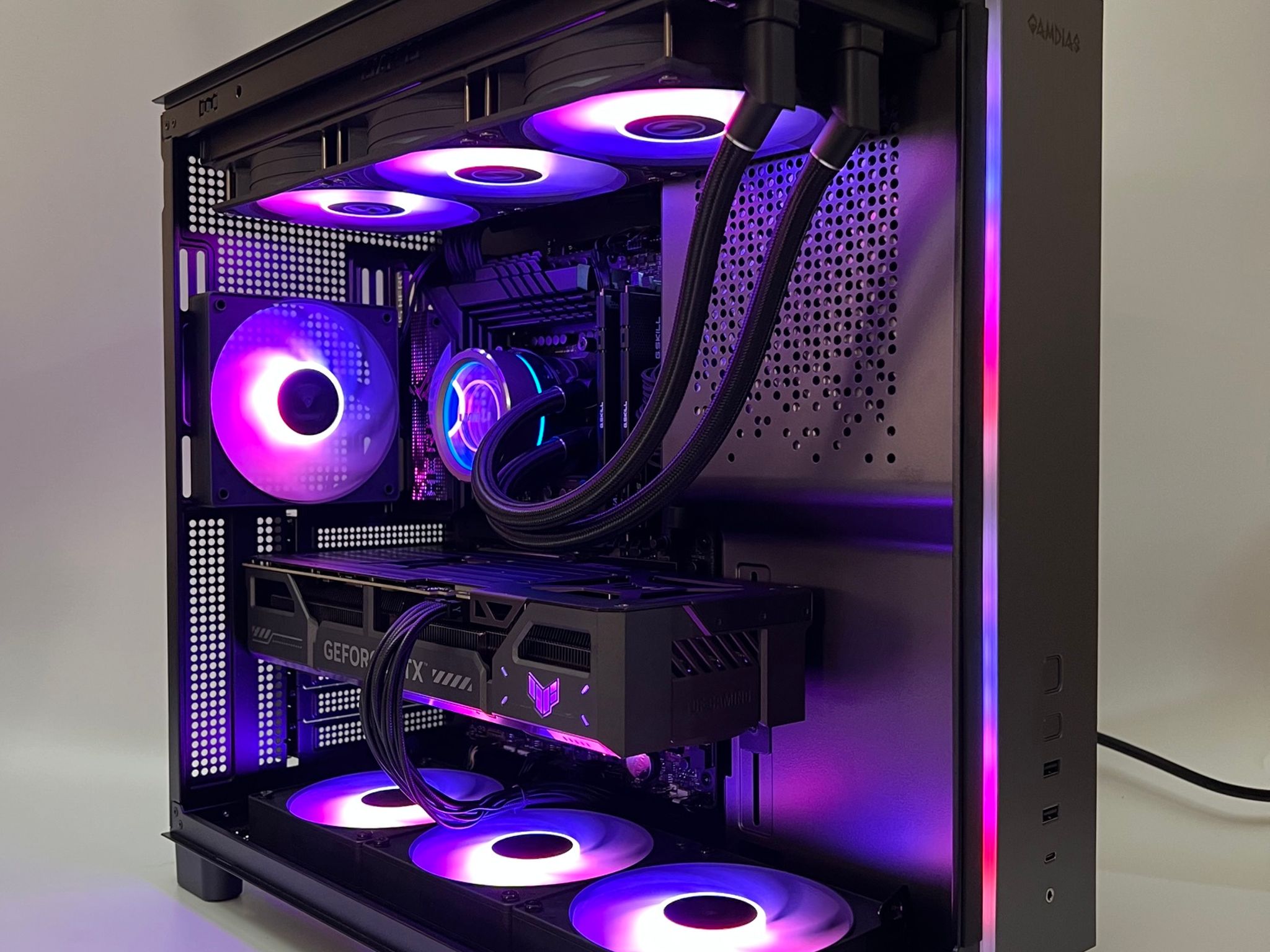 GeForce RTX 5070 Custom Gaming PC - Core i7-14700K 32gb DDR5
