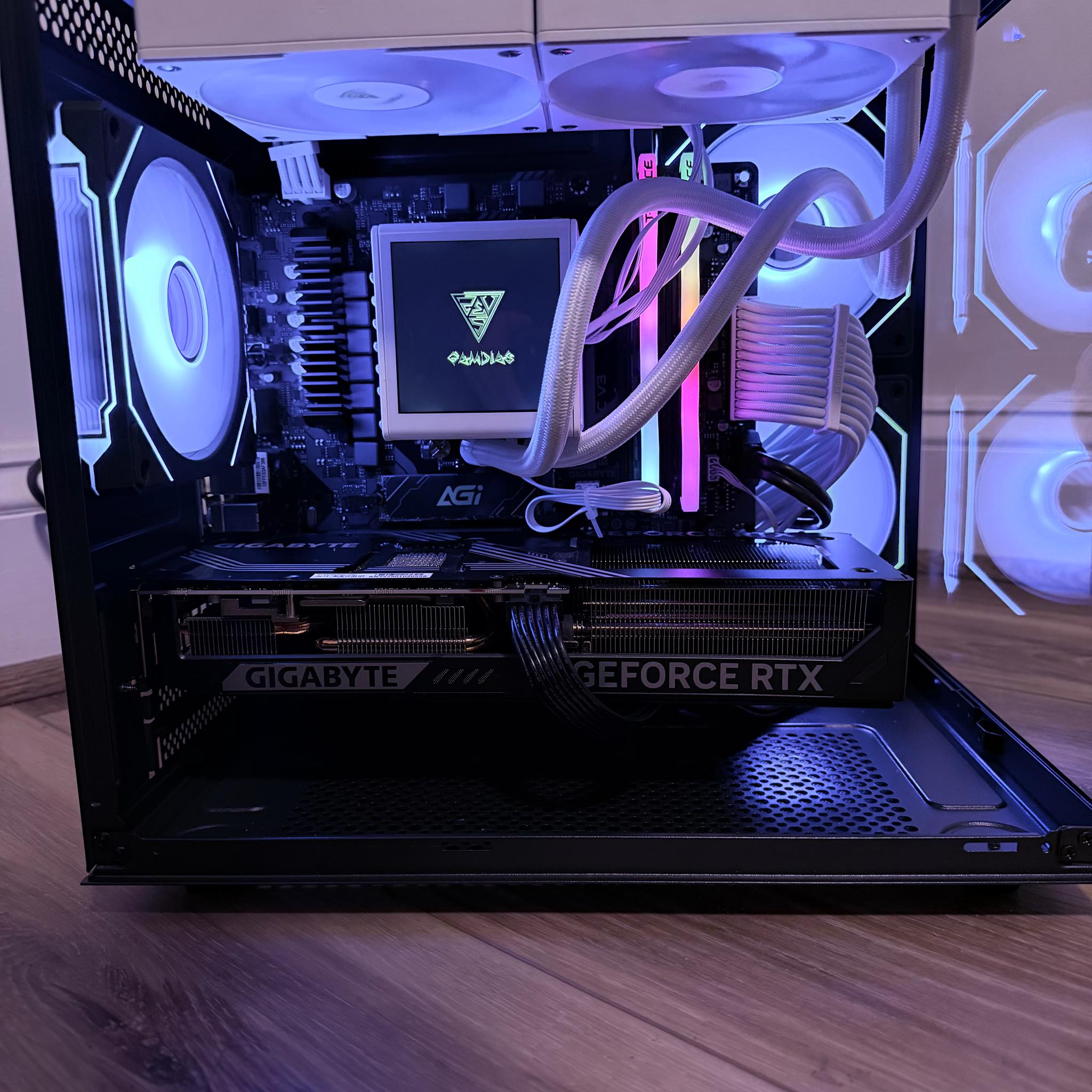 ❄️"Glacier Phantom"❄️| 1440p Gaming | RTX 5070 | Ryzen 5 7600X | 32B Ram | 1tb NVMe SSD | WiFi