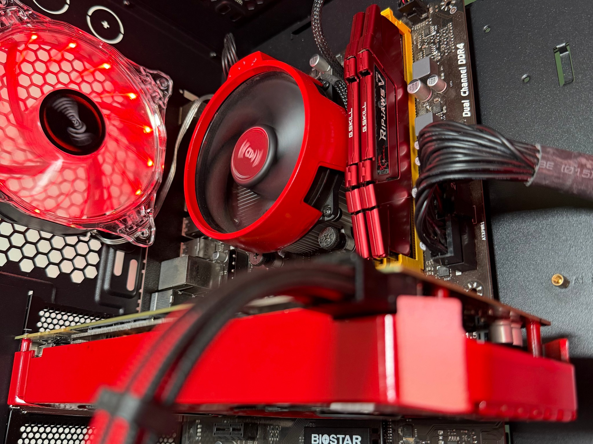 🔴⚫Red and Black Budget Baller🔴⚫ Ryzen 7 1700 Pro | GTX 1070 | 16GB DDR4