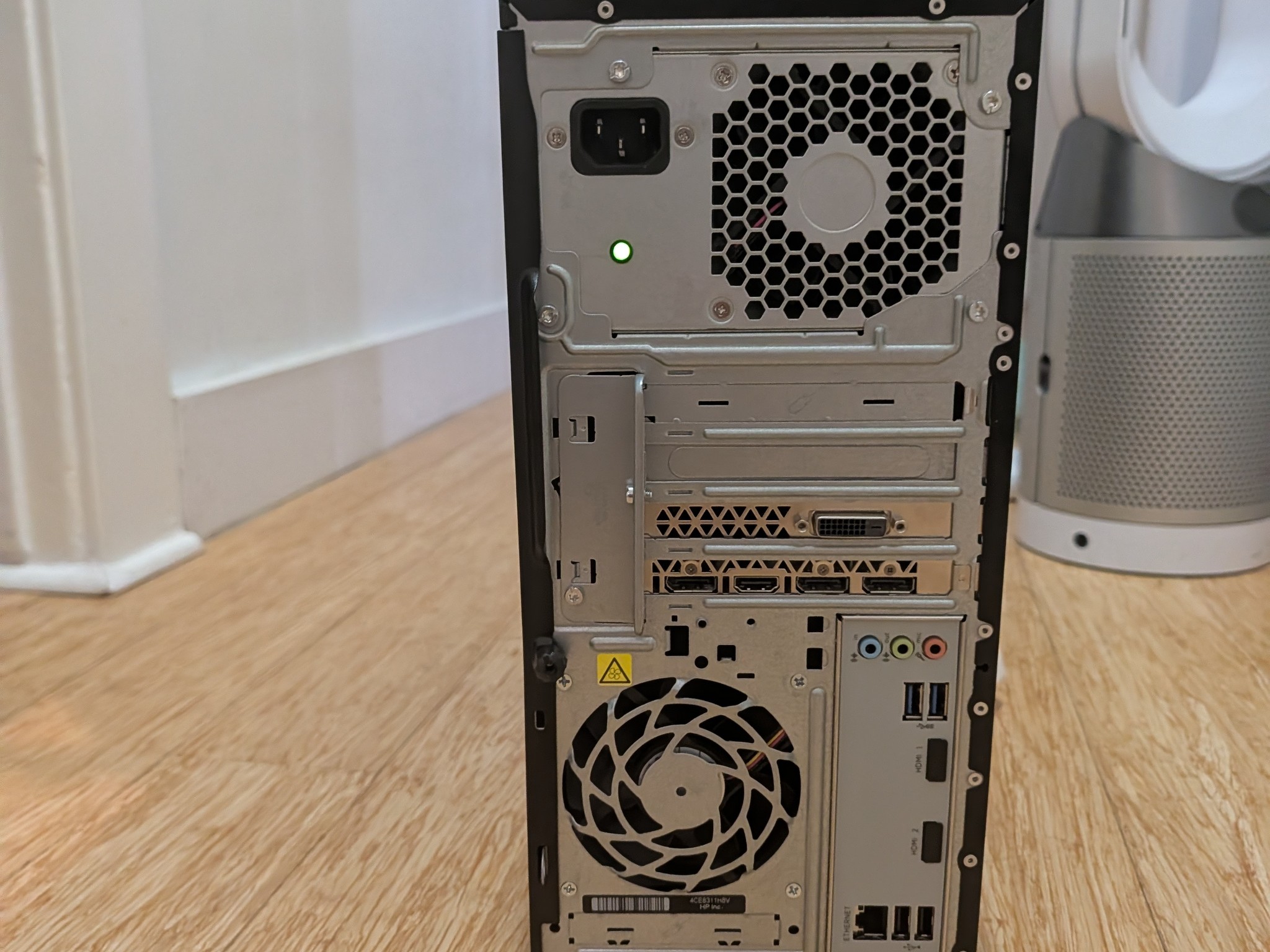 HP OMEN gaming PC | I5 7400 | GTX 1060 | 16GB | 1.5 TB SSD/HDD |