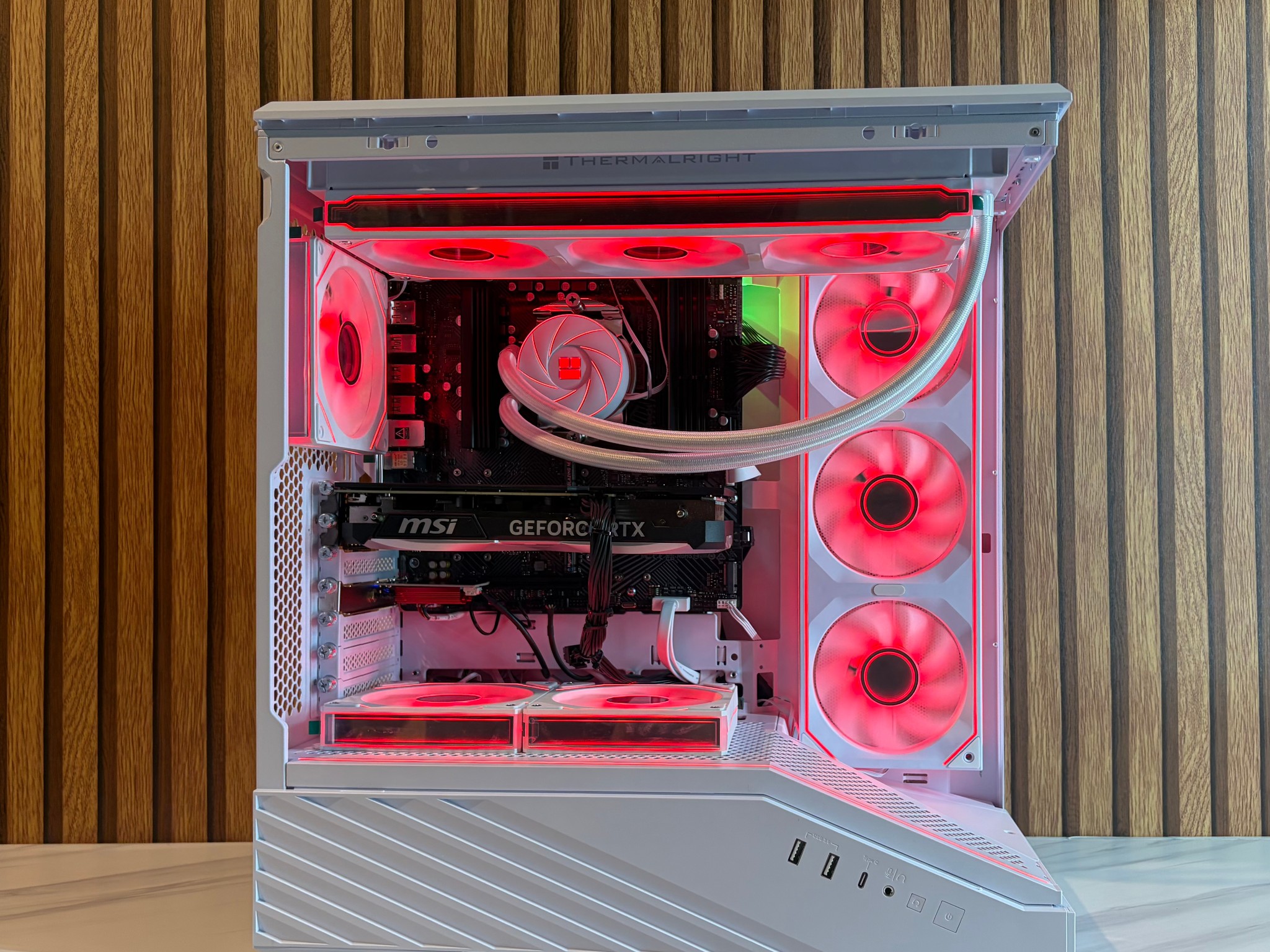 RTX 4070 | RYZEN 5 9600X | 16GB DDR5 | 1TB NVME | 650W | 360MM AIO | Windows 11 pro