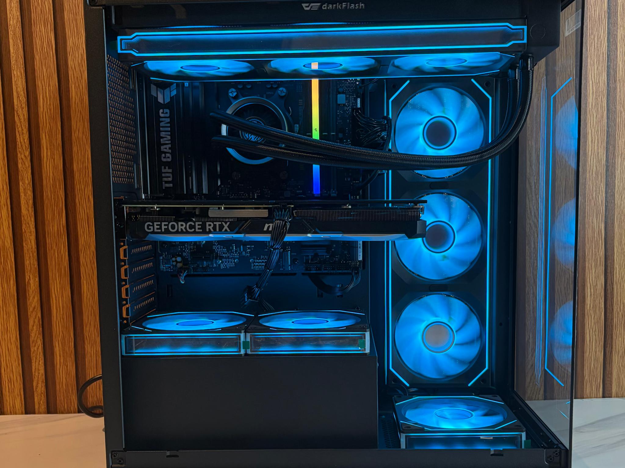 RTX 4070 | RYZEN 5 9600X | 16GB DDR5 | 2TB NVME | 650W | 360MM AIO | Windows 11 pro