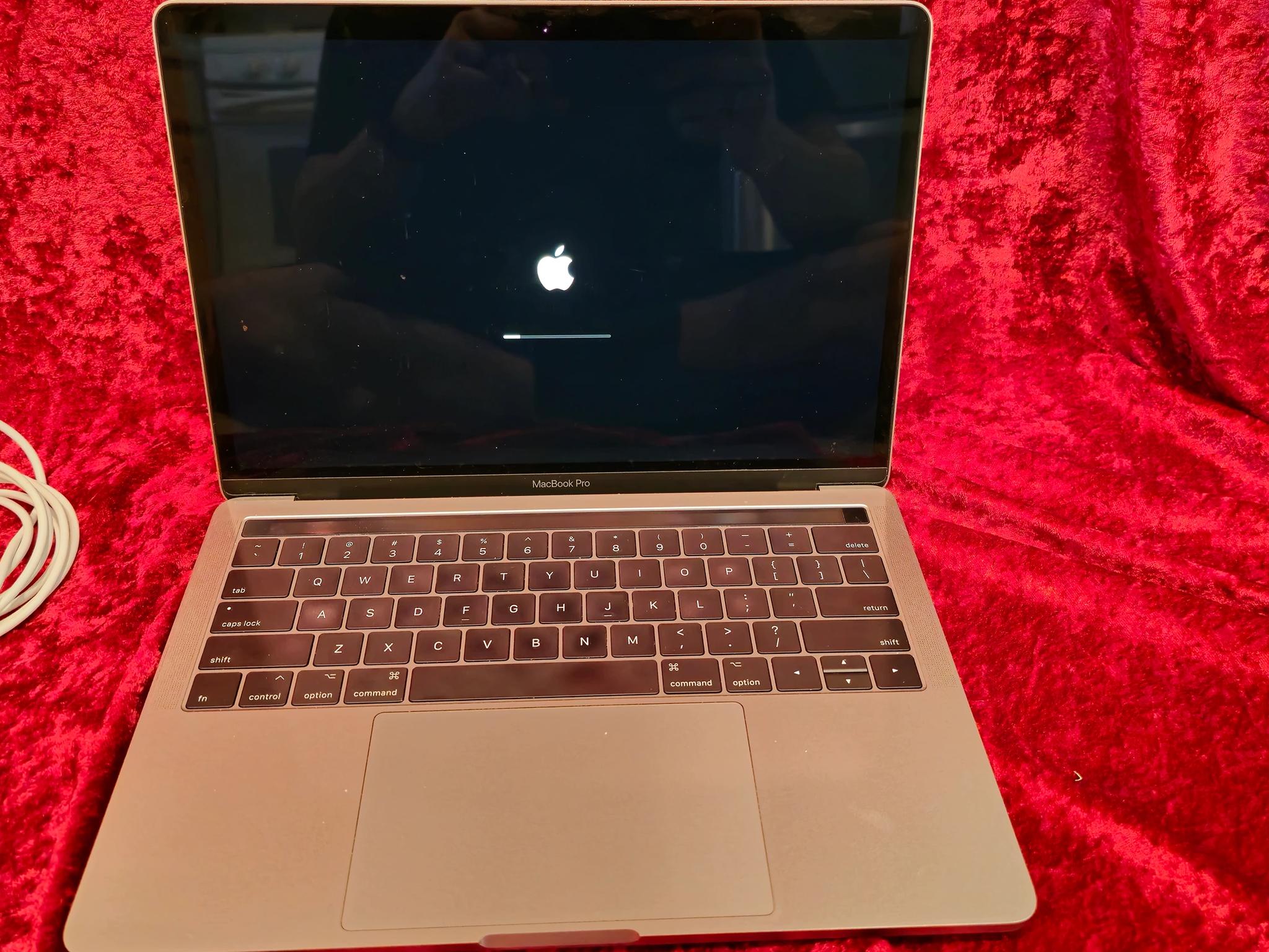 MacBook Pro Mid-2017 13in A1706 EMC3163