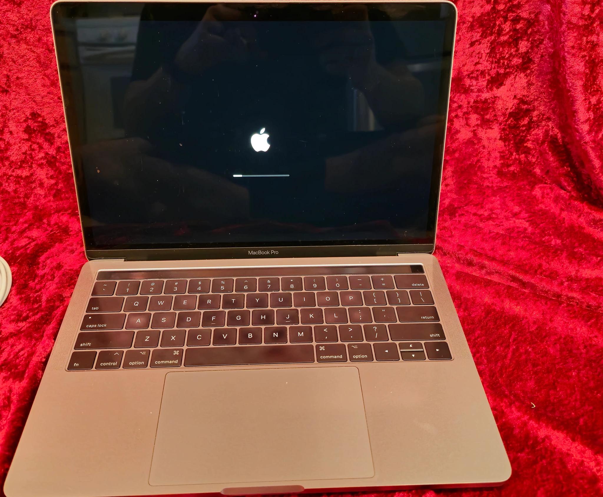 MacBook Pro Mid-2017 13in A1706 EMC3163