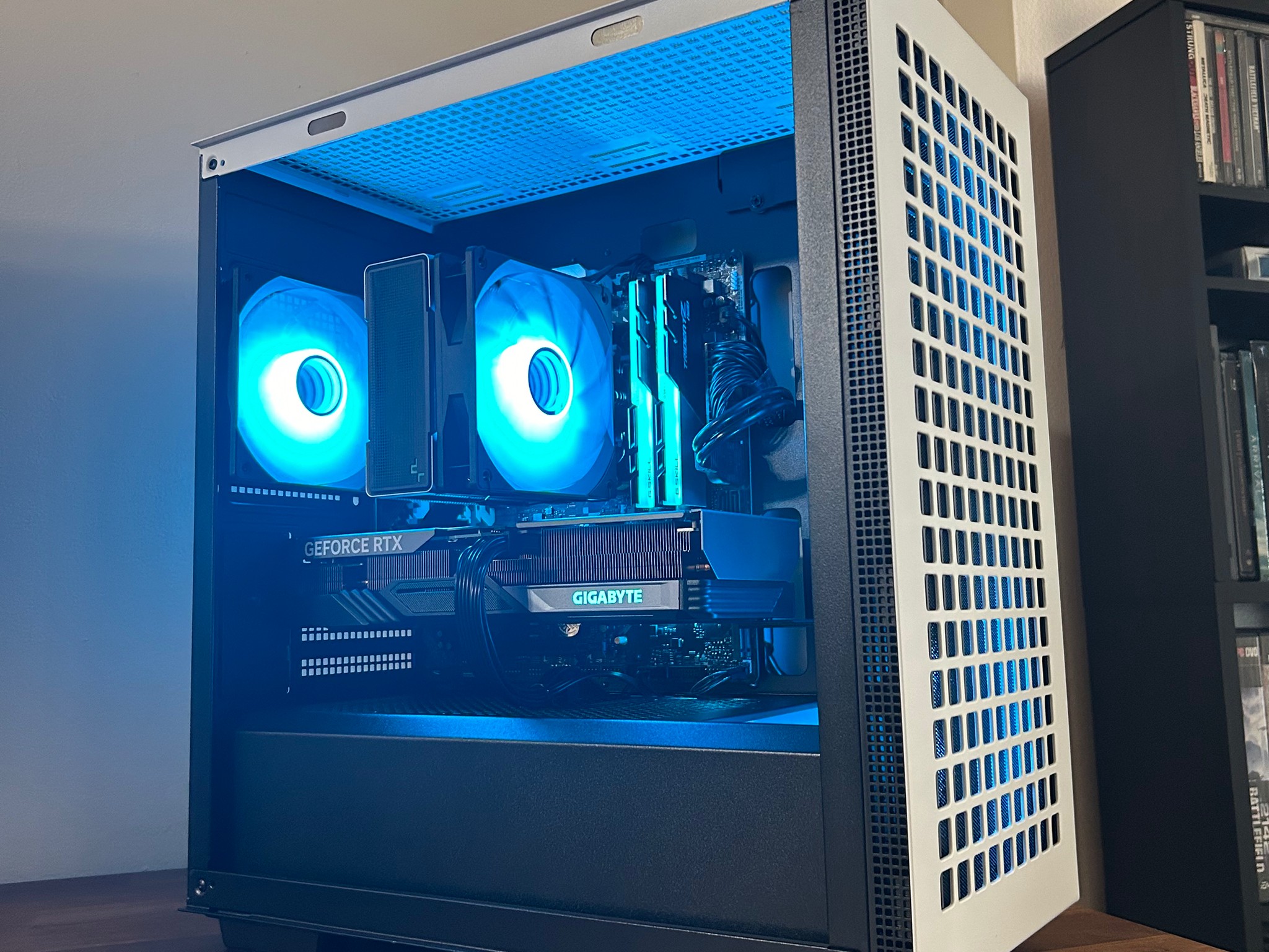 **SALE** RTX 4060ti | Ryzen 5 5600x | 32GB DDR4 | WI-FI | The Mini Legend V10