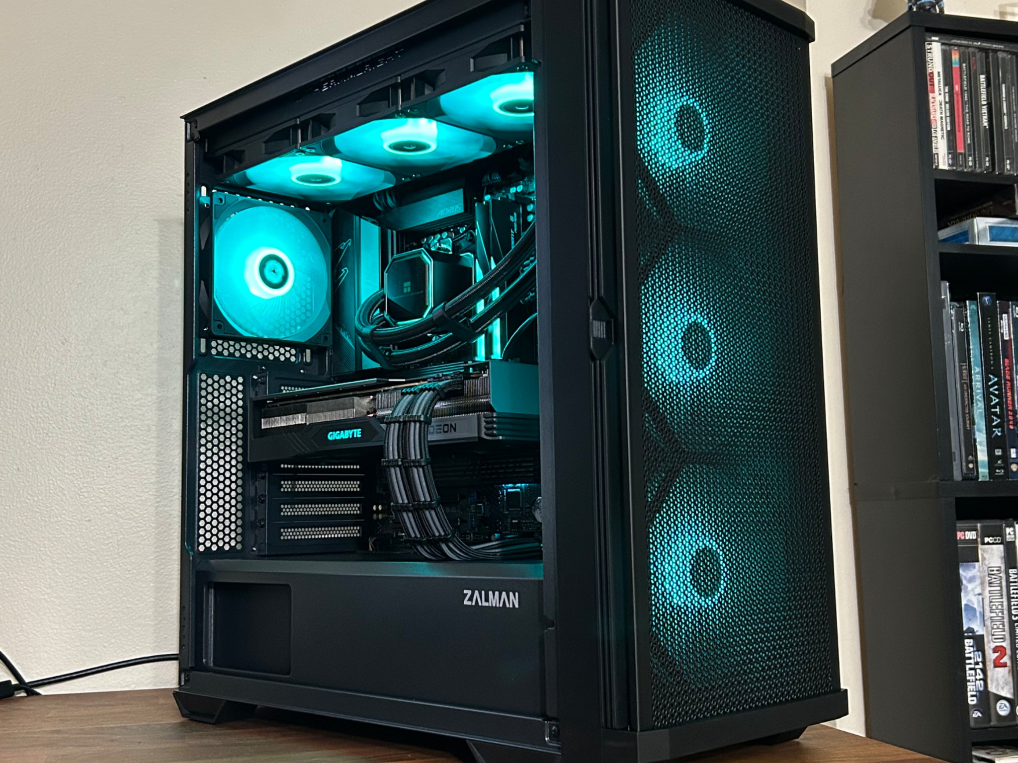 RX 7800XT 16GB | Ryzen 5 9600X | 1TB SSD | 32GB DDR5 6000MT/s | The Wingman RX