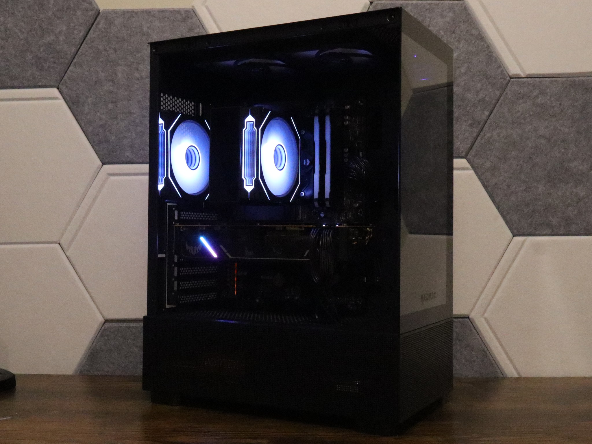 Gaming PC | RX 6700XT 12GB | Ryzen 7 5700X | 16GB DDR4 | 1TB storage | windows 11 Wifi & bluetoth
