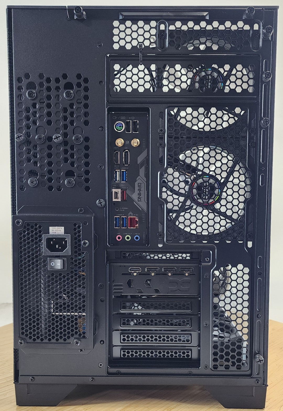 Gaming PC Ryzen 7 9700X 32GB RAM 2TB SSD RX 9070 XT 16GB Windows