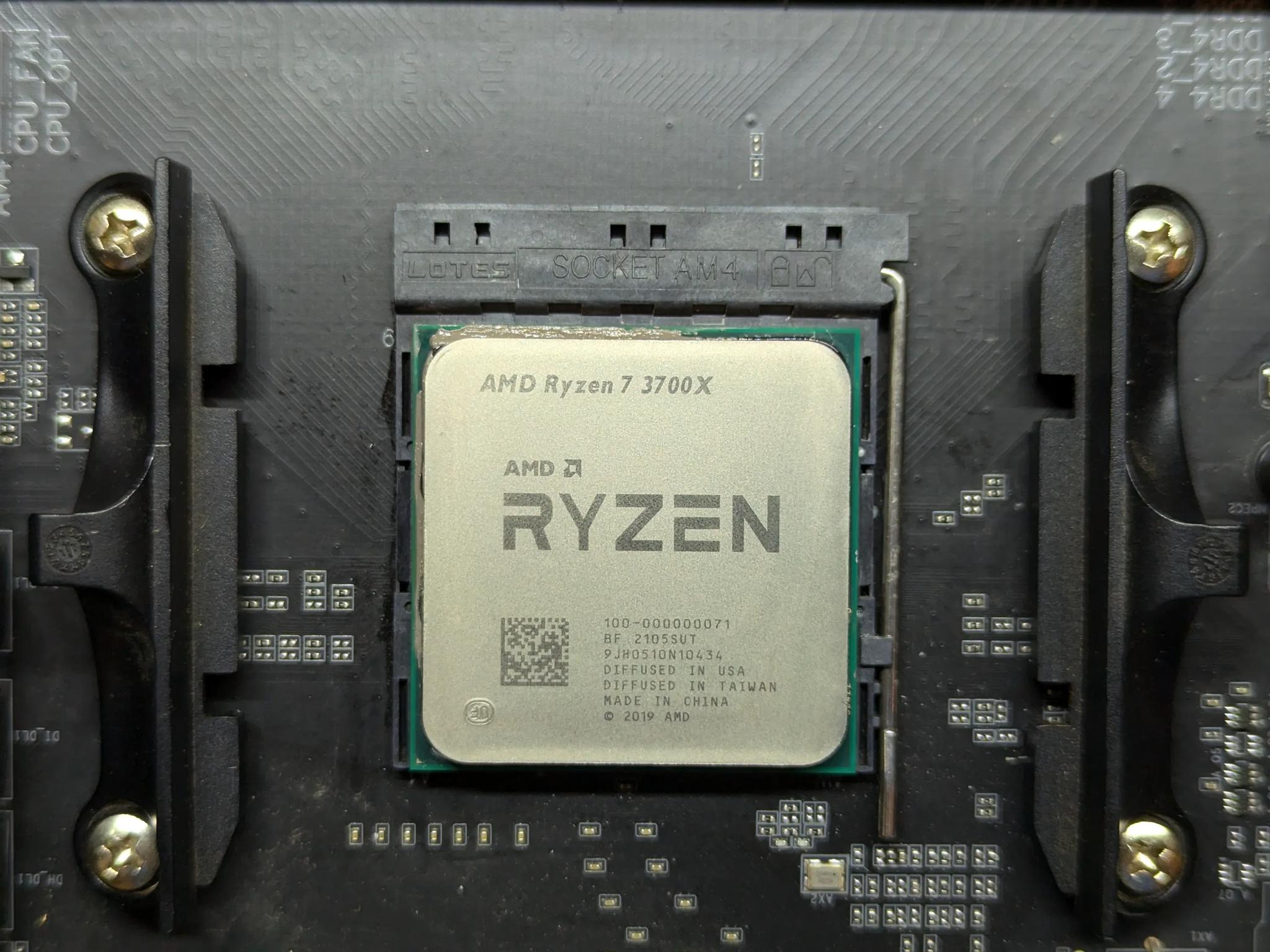 Ryzen 7 3700X 8 Core 16 Thread Zen 2 CPU