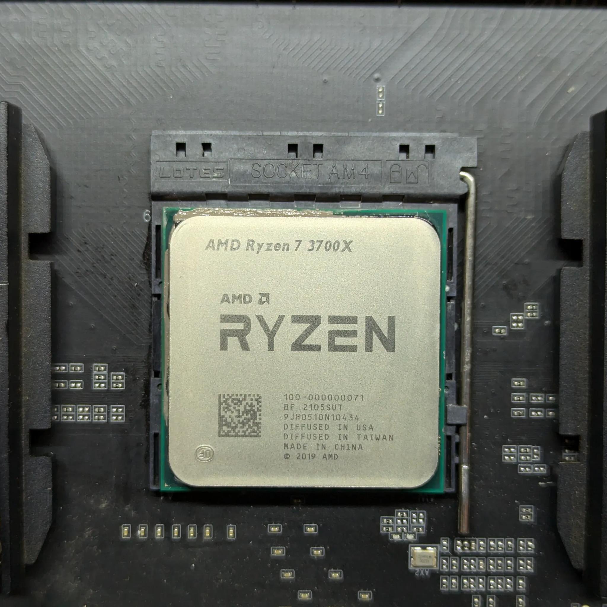 Ryzen 7 3700X 8 Core 16 Thread Zen 2 CPU